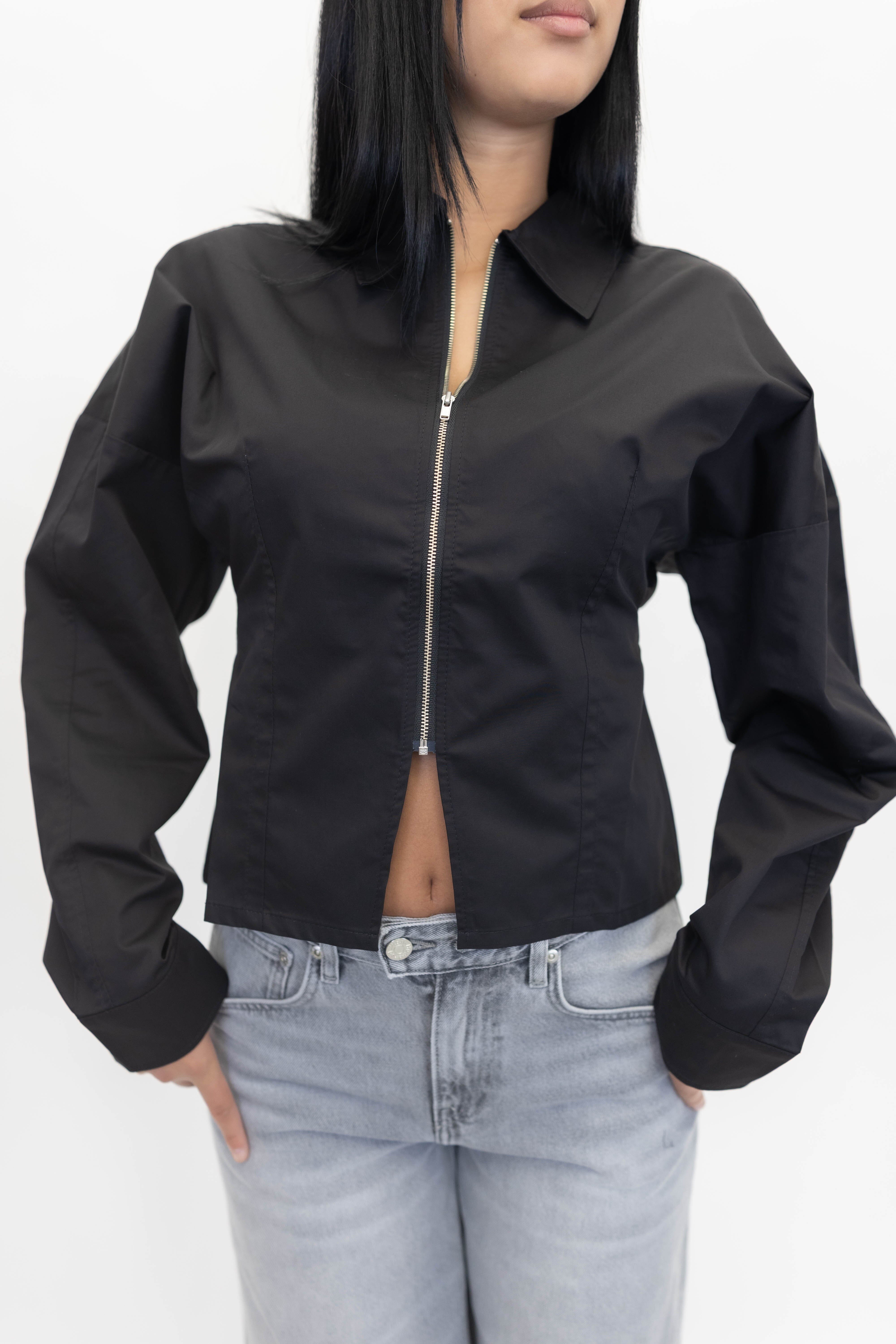GIA SHIRT IN BLACK SHIRT WON HUNDRED