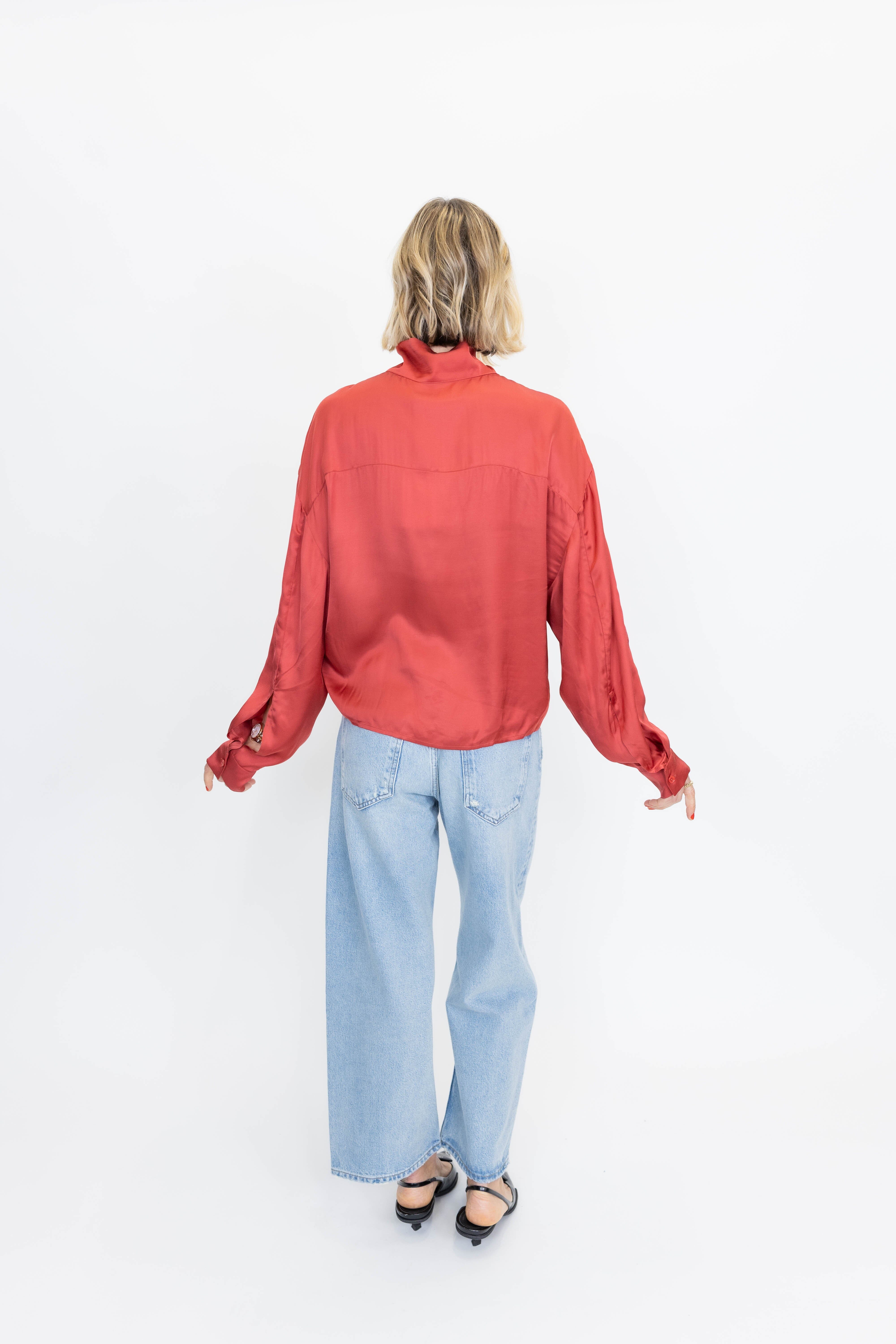 ARC BOW-LEG JEAN IN BLUE JEANS AGOLDE