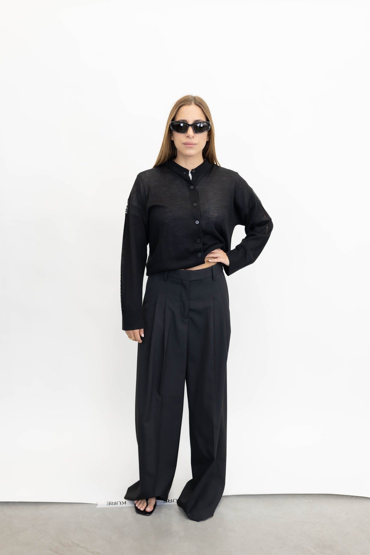 ICONIA PULLOVER IN BLACK PULLOVER IRO
