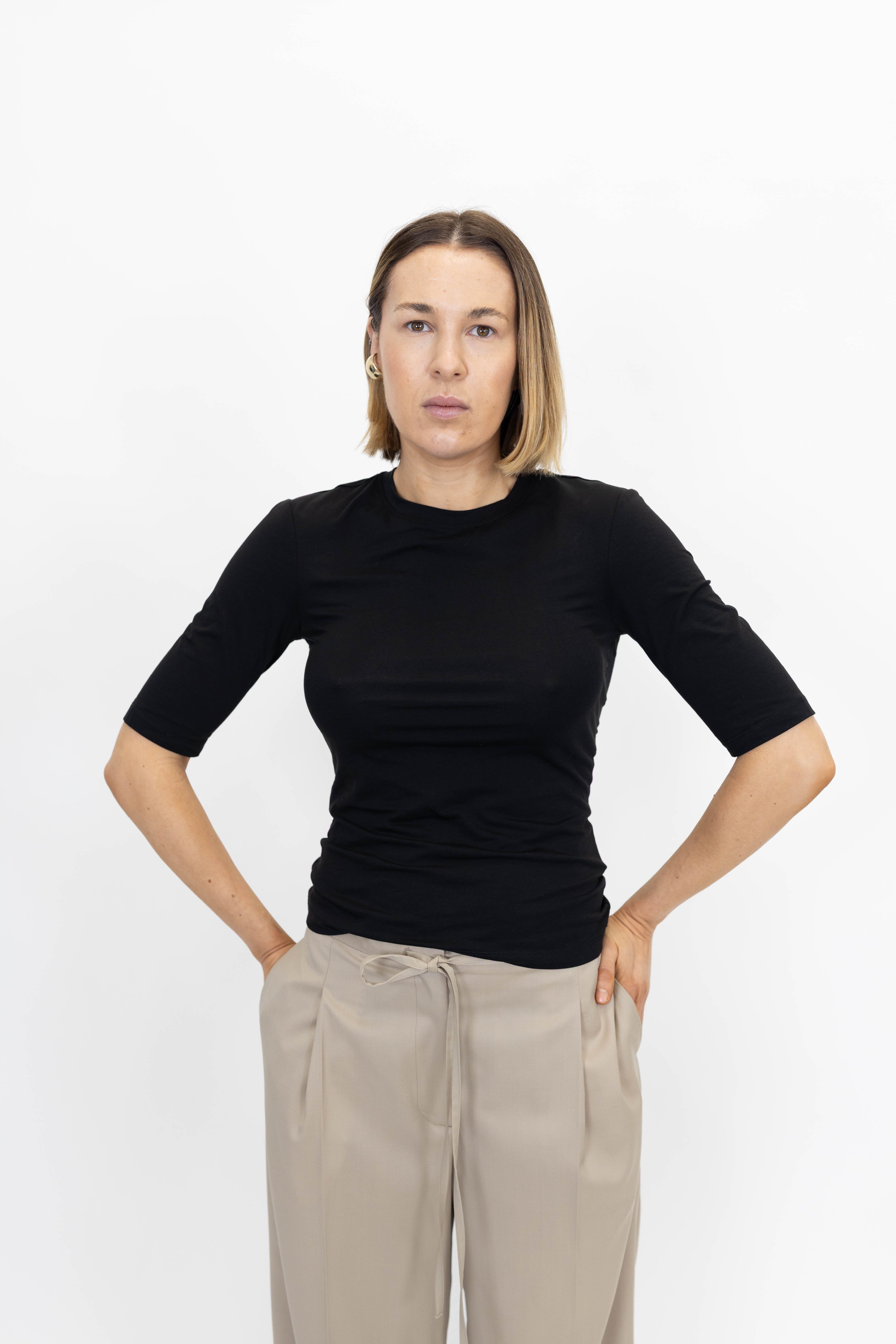 MIDA SS TOP IN BLACK TOP GESTUZ