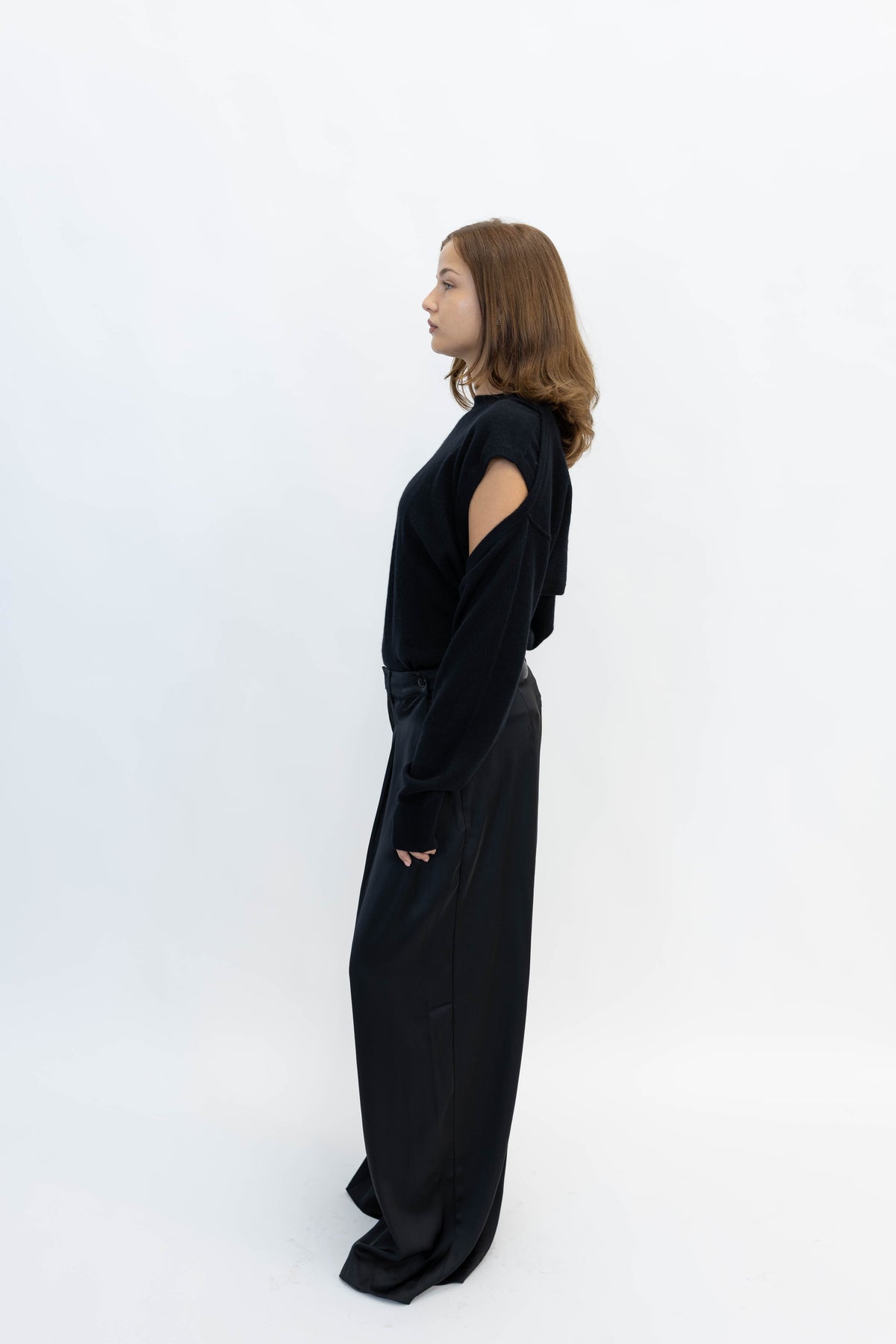 OTHELIA SWEATER IN BLACK SWEATER LISA YANG