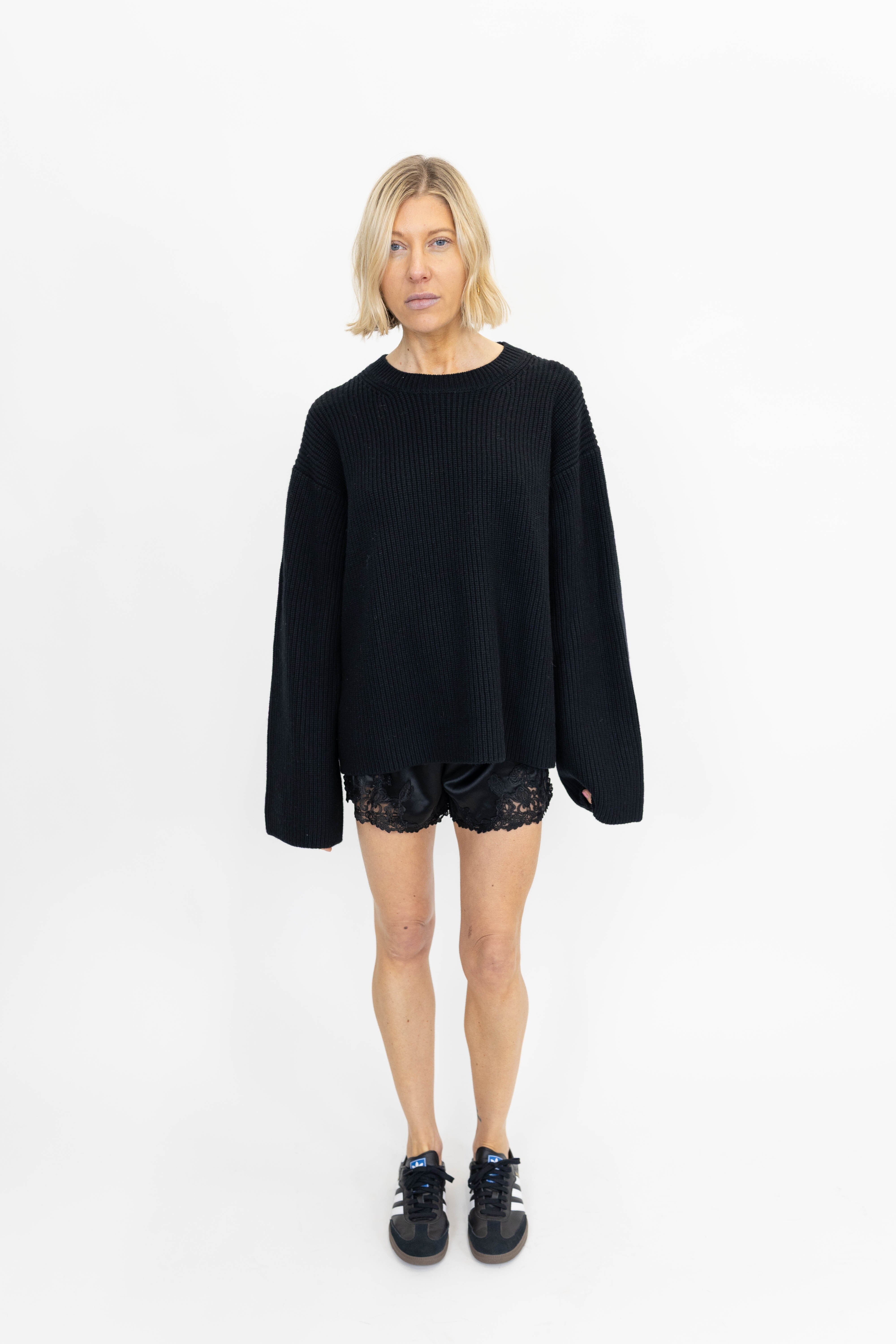 ERI SATIN SHORT IN BLACK SHORT BY MALENE BIRGER