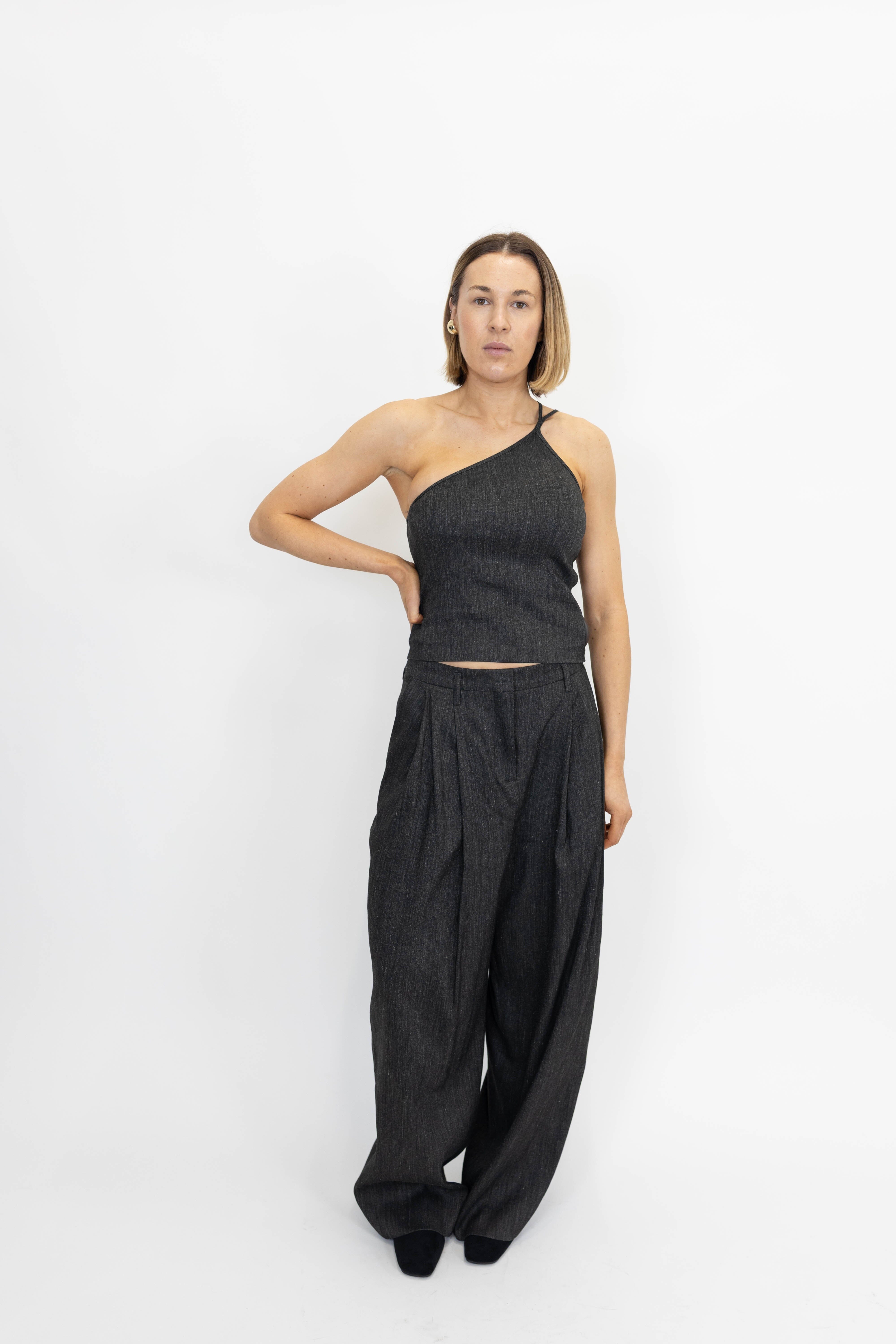 JESSICA TOP IN DARK GREY TOP HERSKIND
