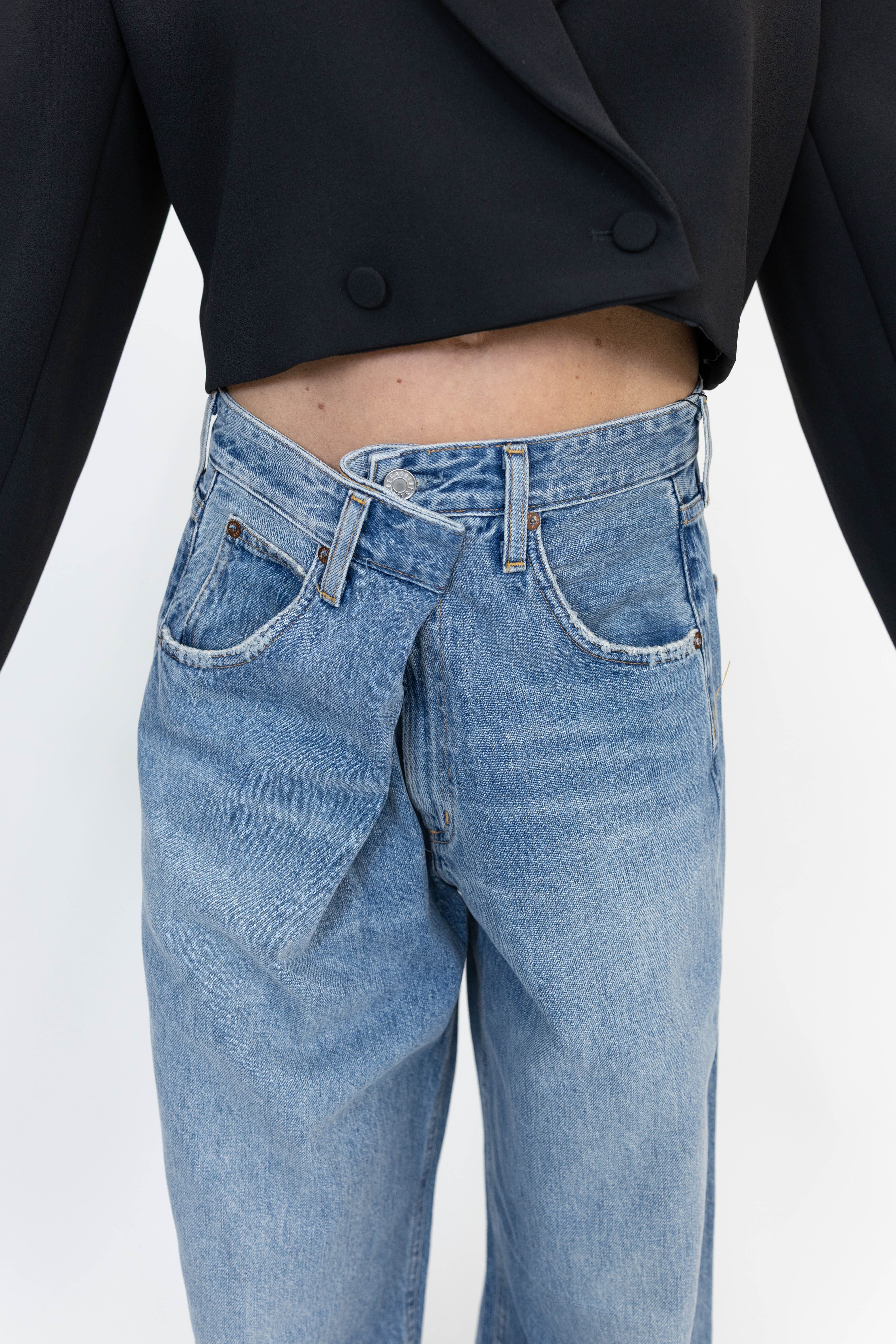 VANA FOLD JEAN IN MANTRA JEANS AGOLDE