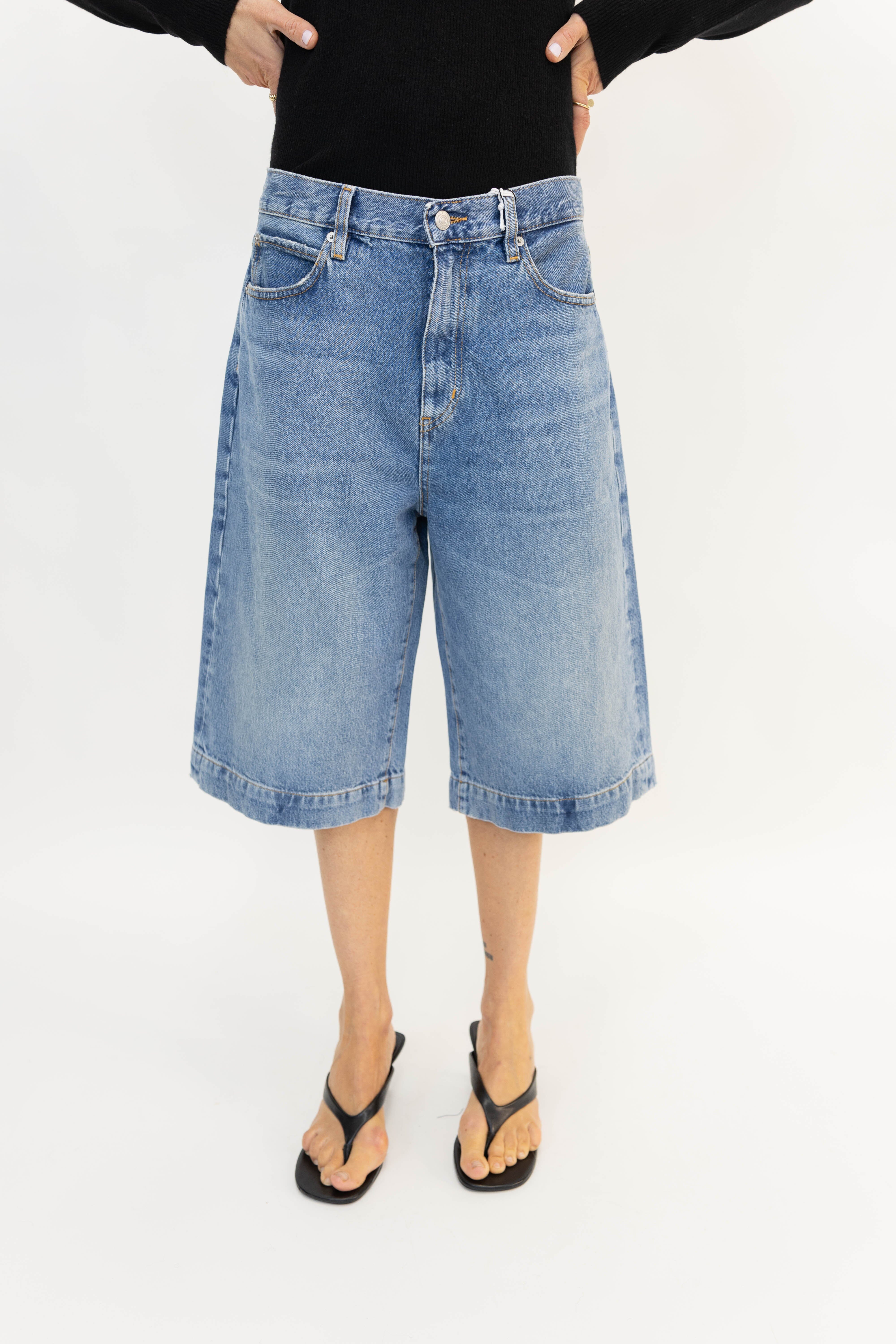 FRAME x AMELIA GRAY-THE JORT BERMUDA IN LILT SHORT FRAME