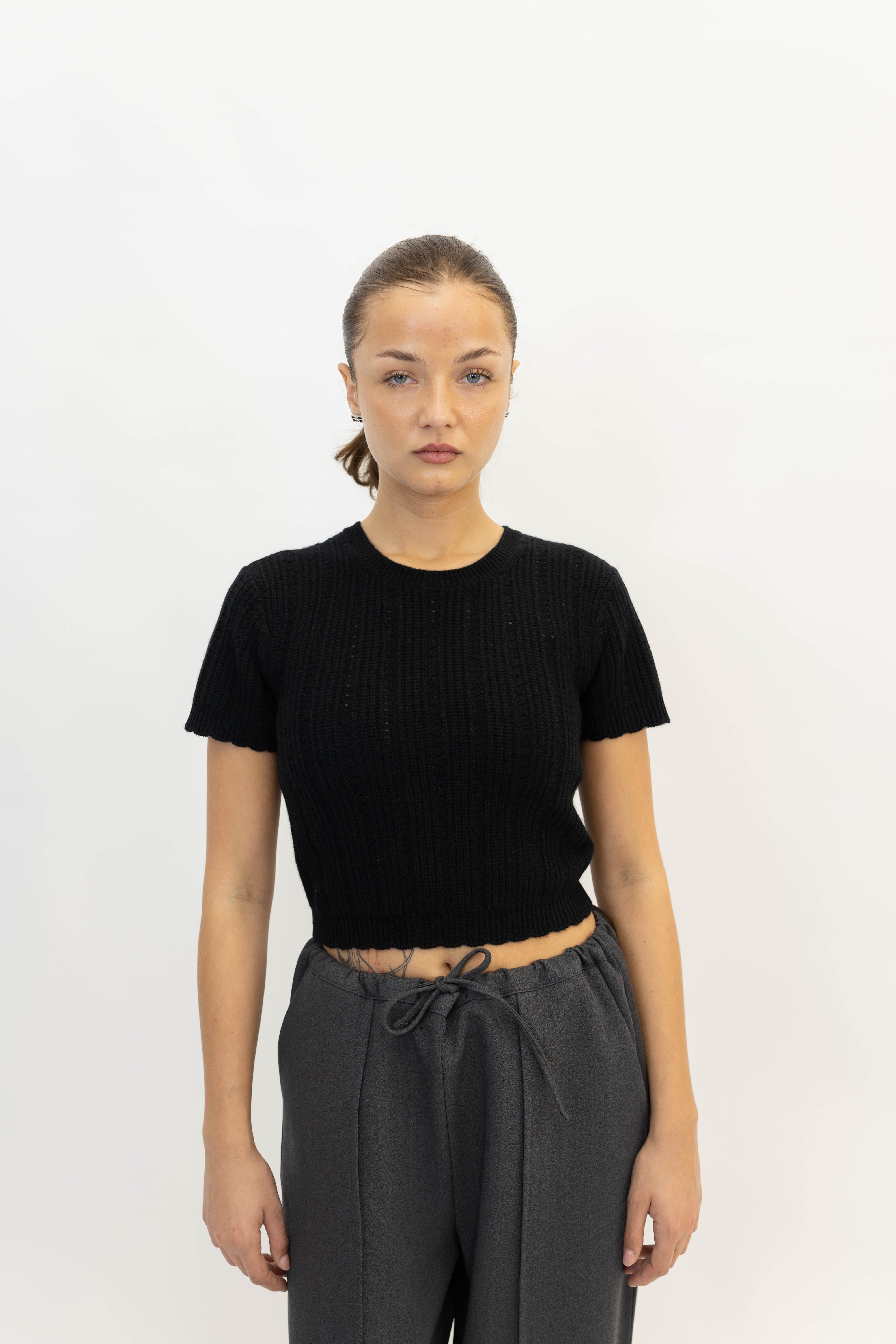 FRAME x AMELIA GRAY-THE GETAWAY TOP IN BLACK TOP FRAME