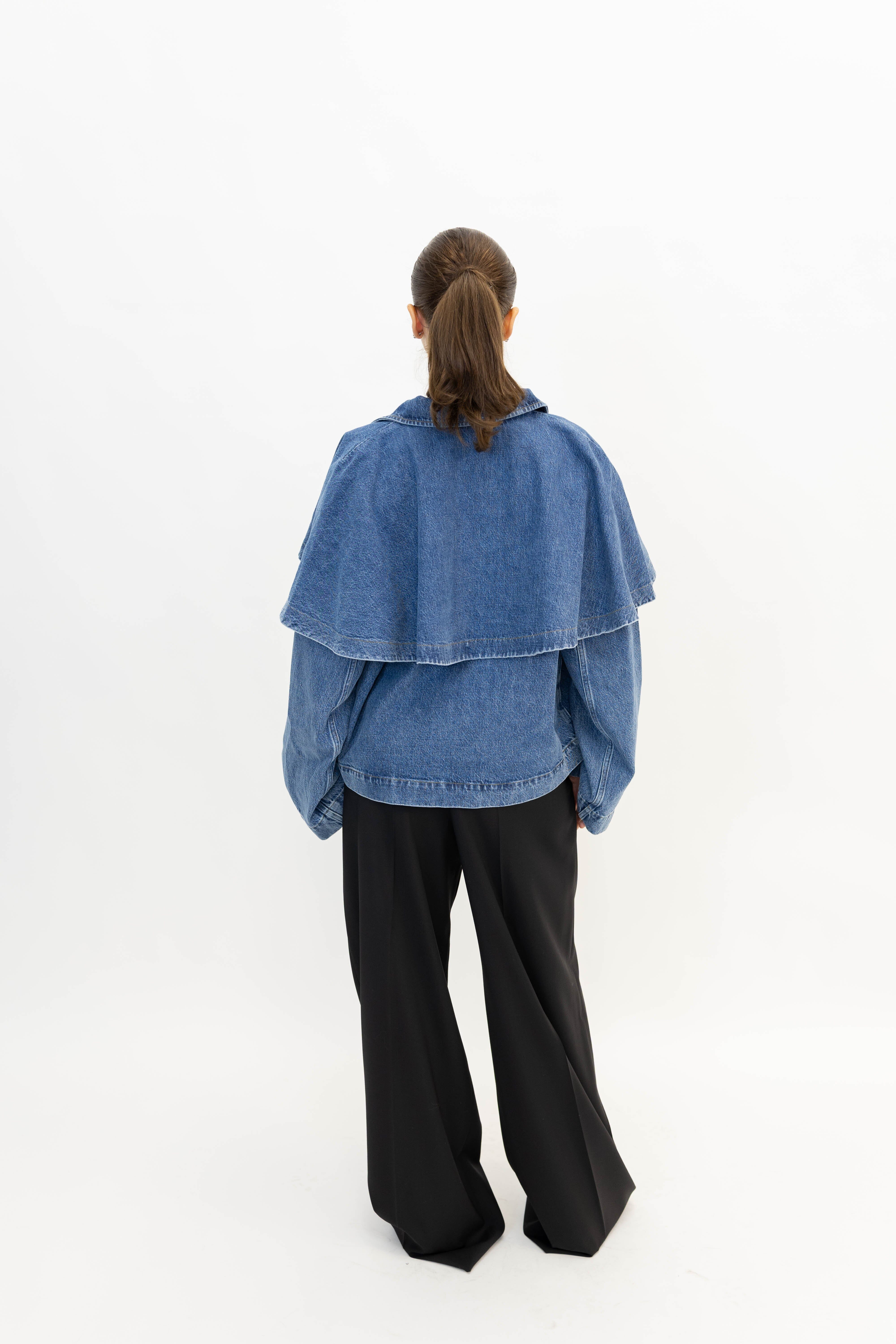 THE CAPE JACKET IN FIGR JACKET FRAME