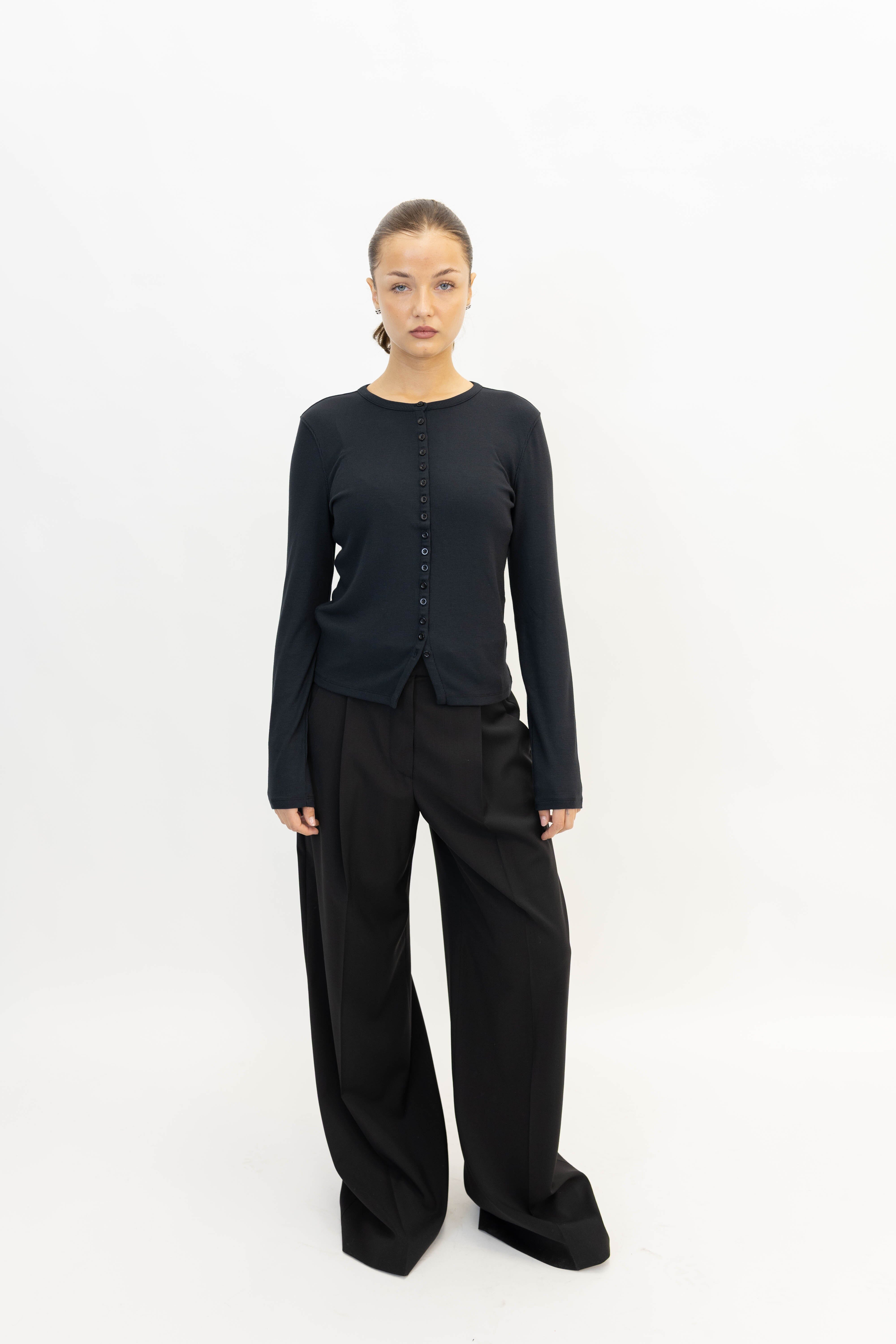 THE RIB SPLAY TOP IN BLACK TOP FRAME