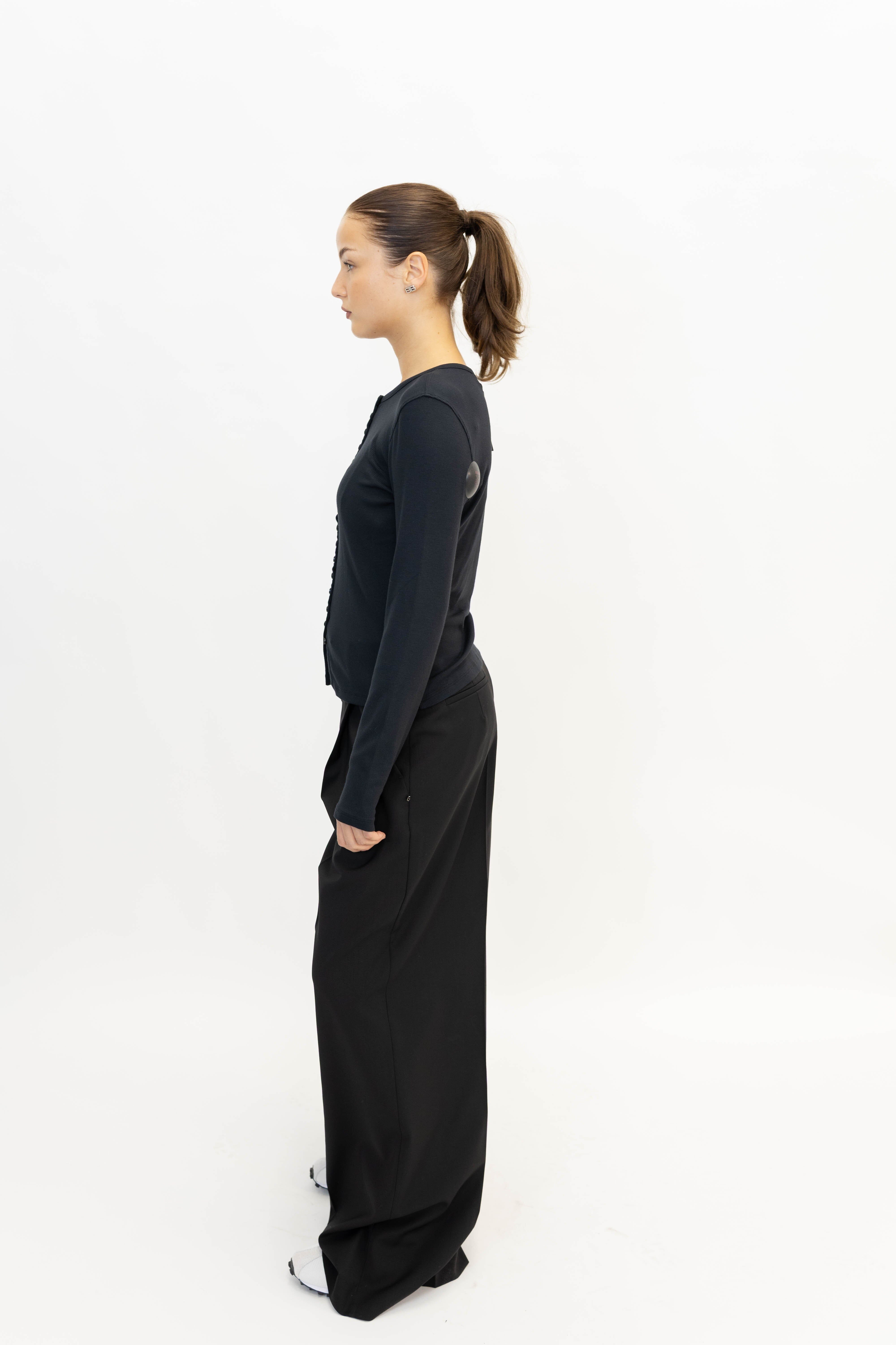 THE RIB SPLAY TOP IN BLACK TOP FRAME