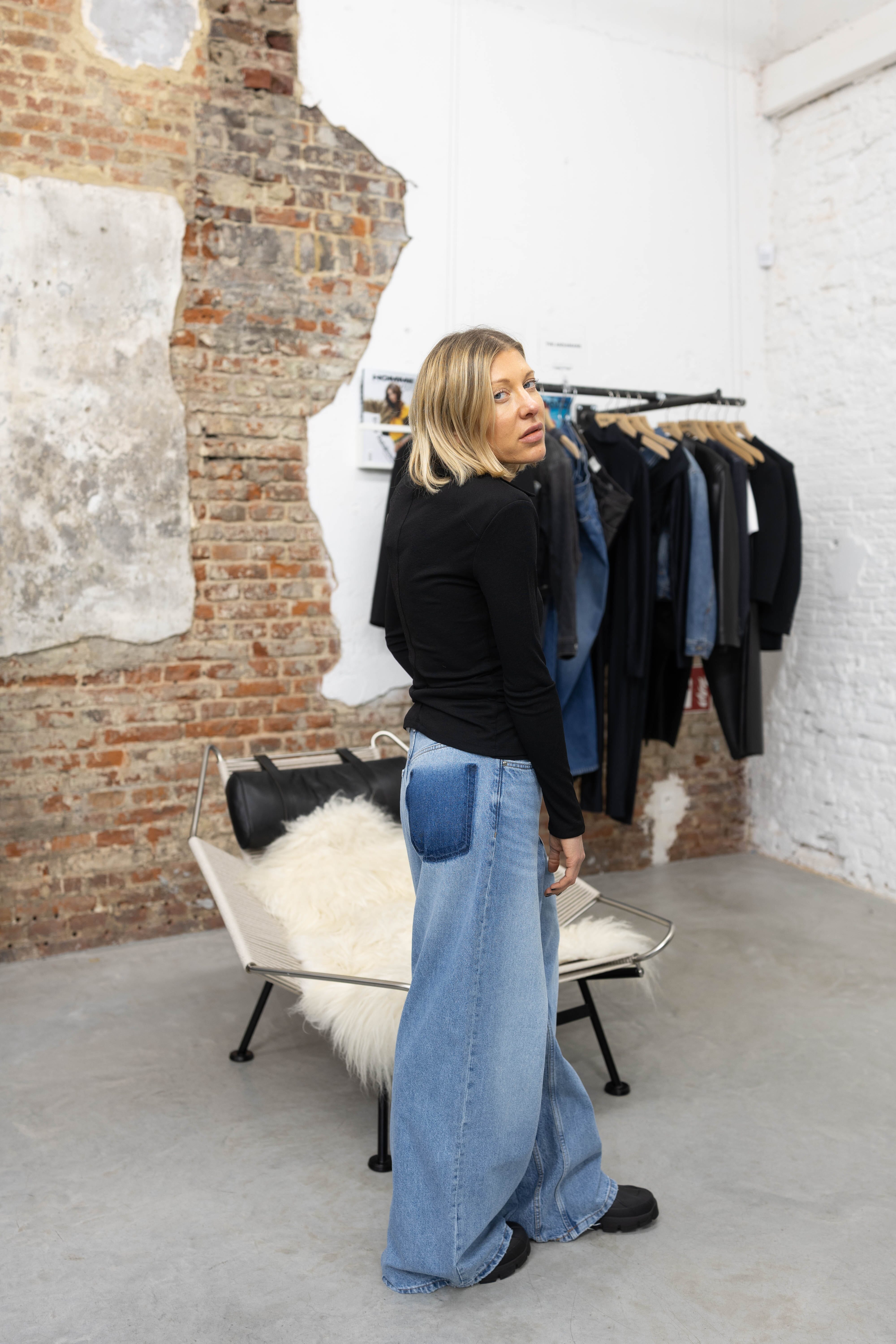OVERSIZED JEANS IN BLUE JEANS STUDIO CUT