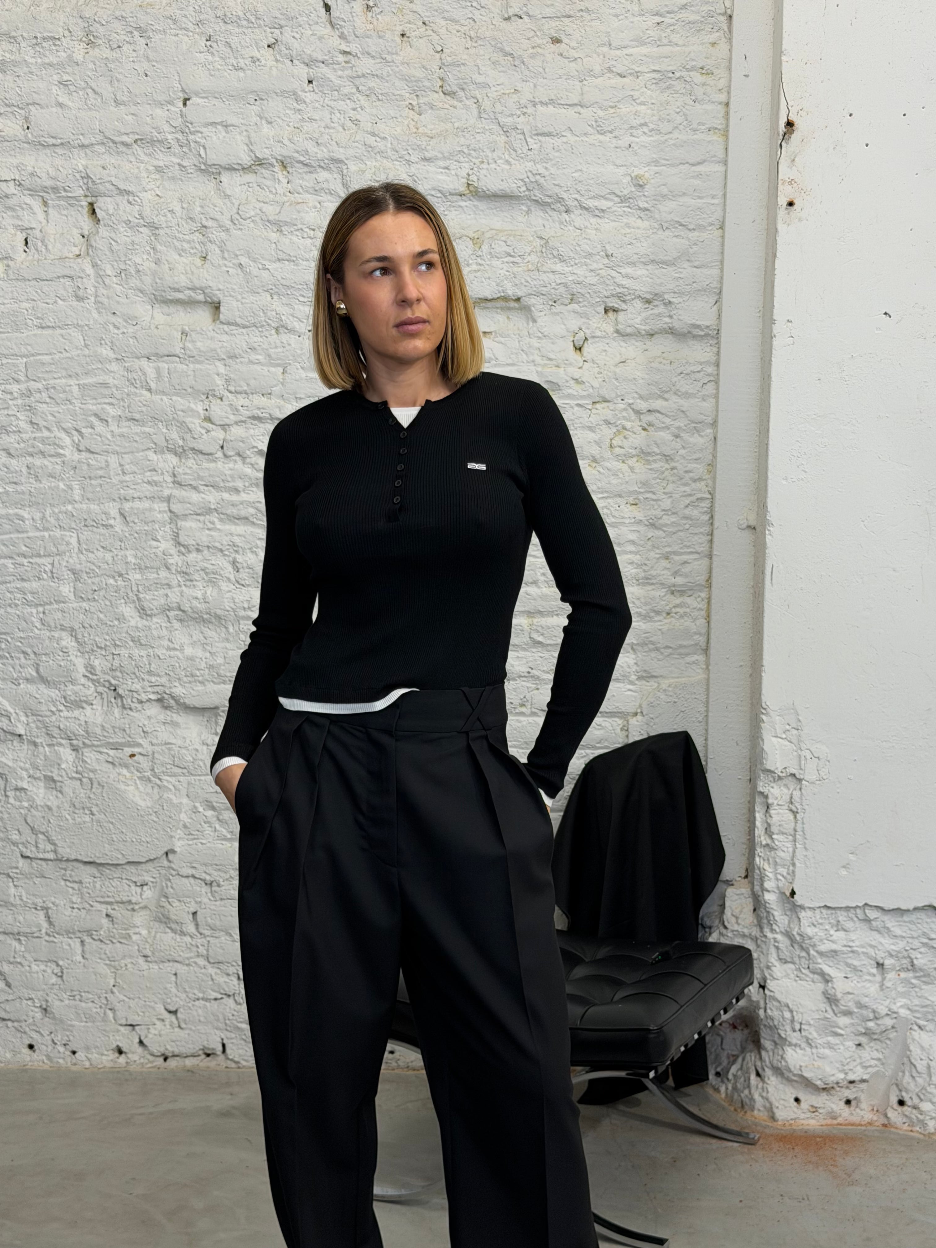 TRISHA PULLOVER IN BLACK PULLOVER GESTUZ