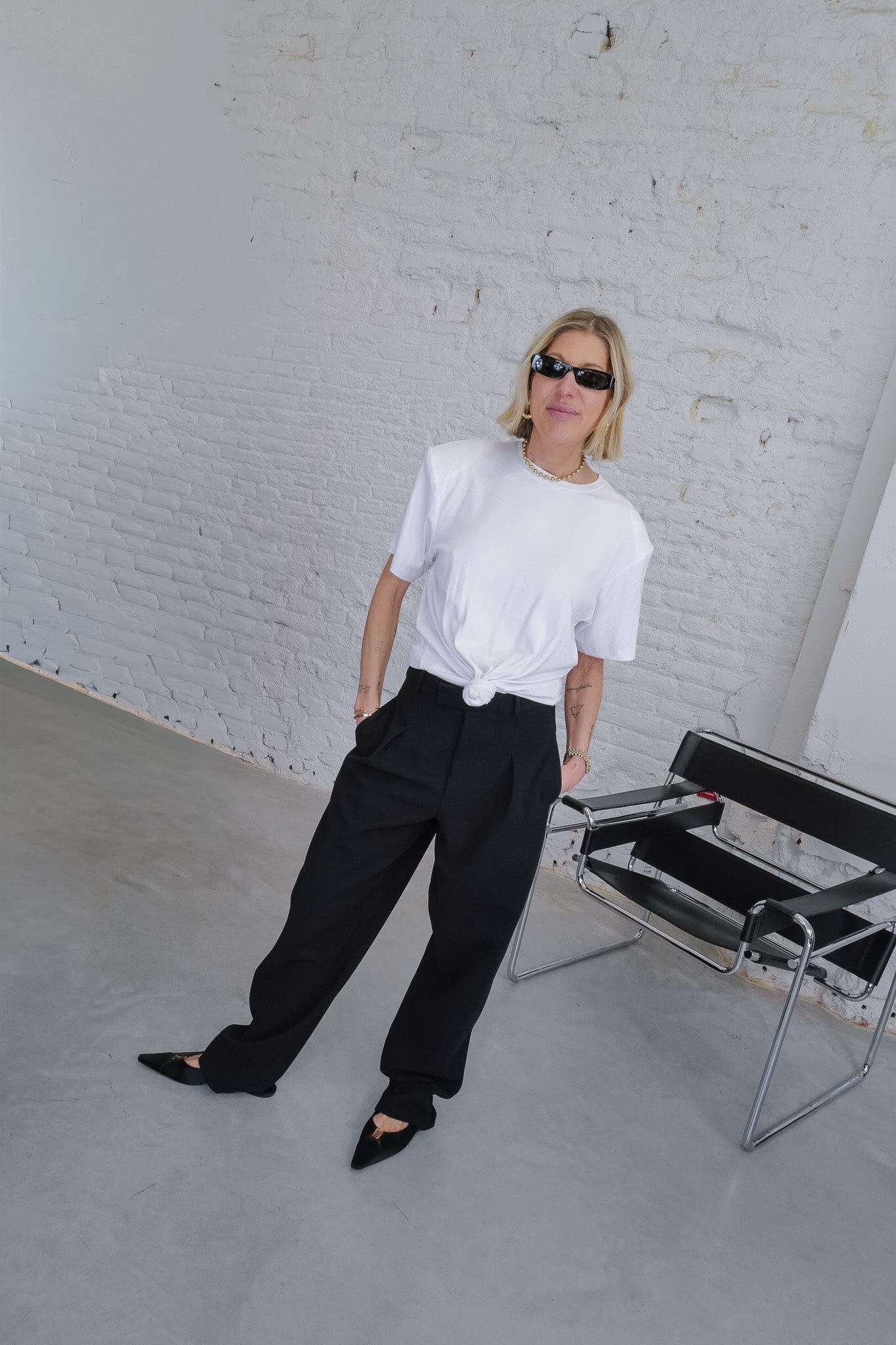 TONI TEE WITH FRONT BOW AND SHOULDER PADS T-SHIRT KURE