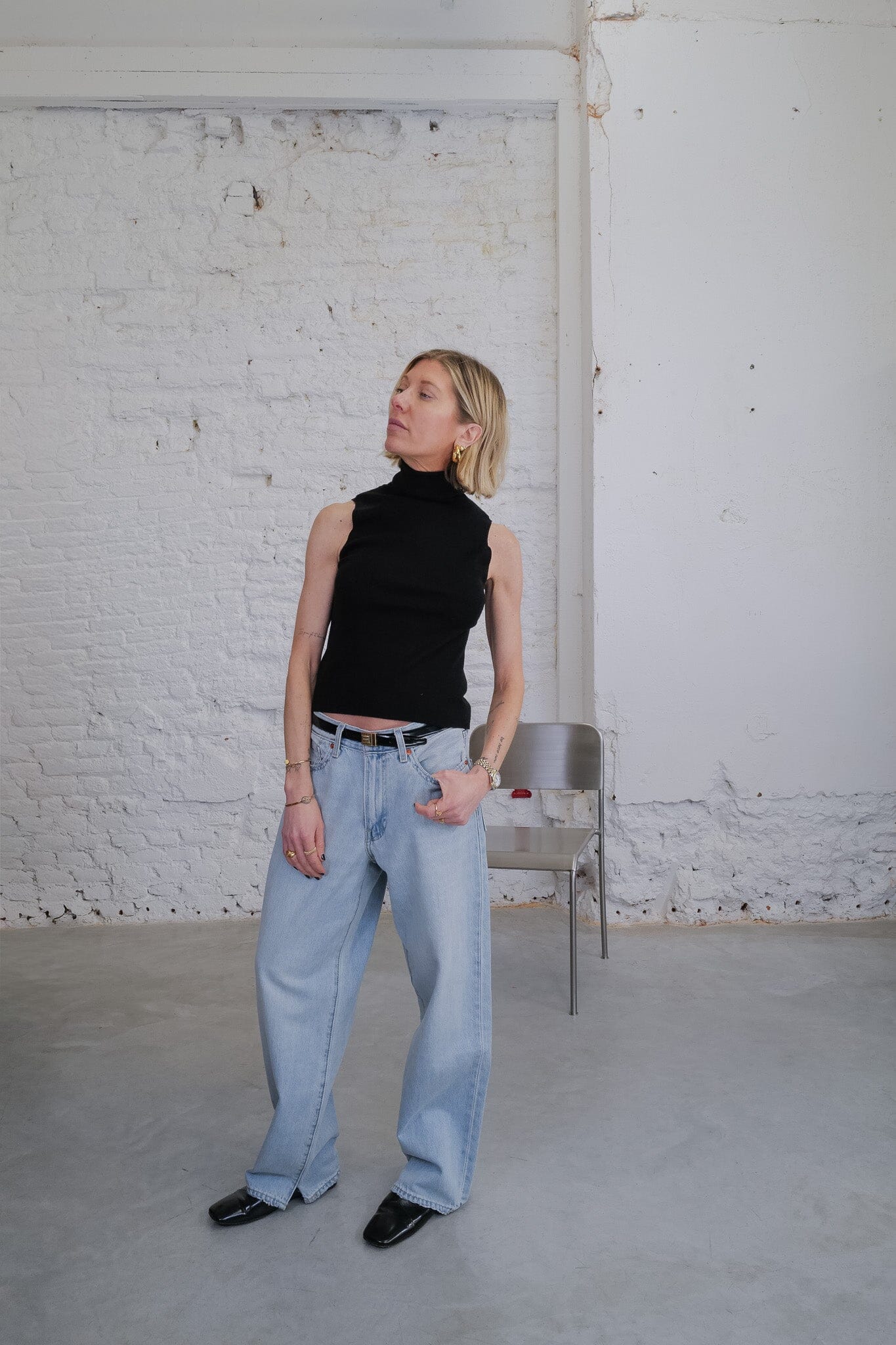 KAYLA SLEEVELESS KNITTED KNIT IN BLACK TOP KURE