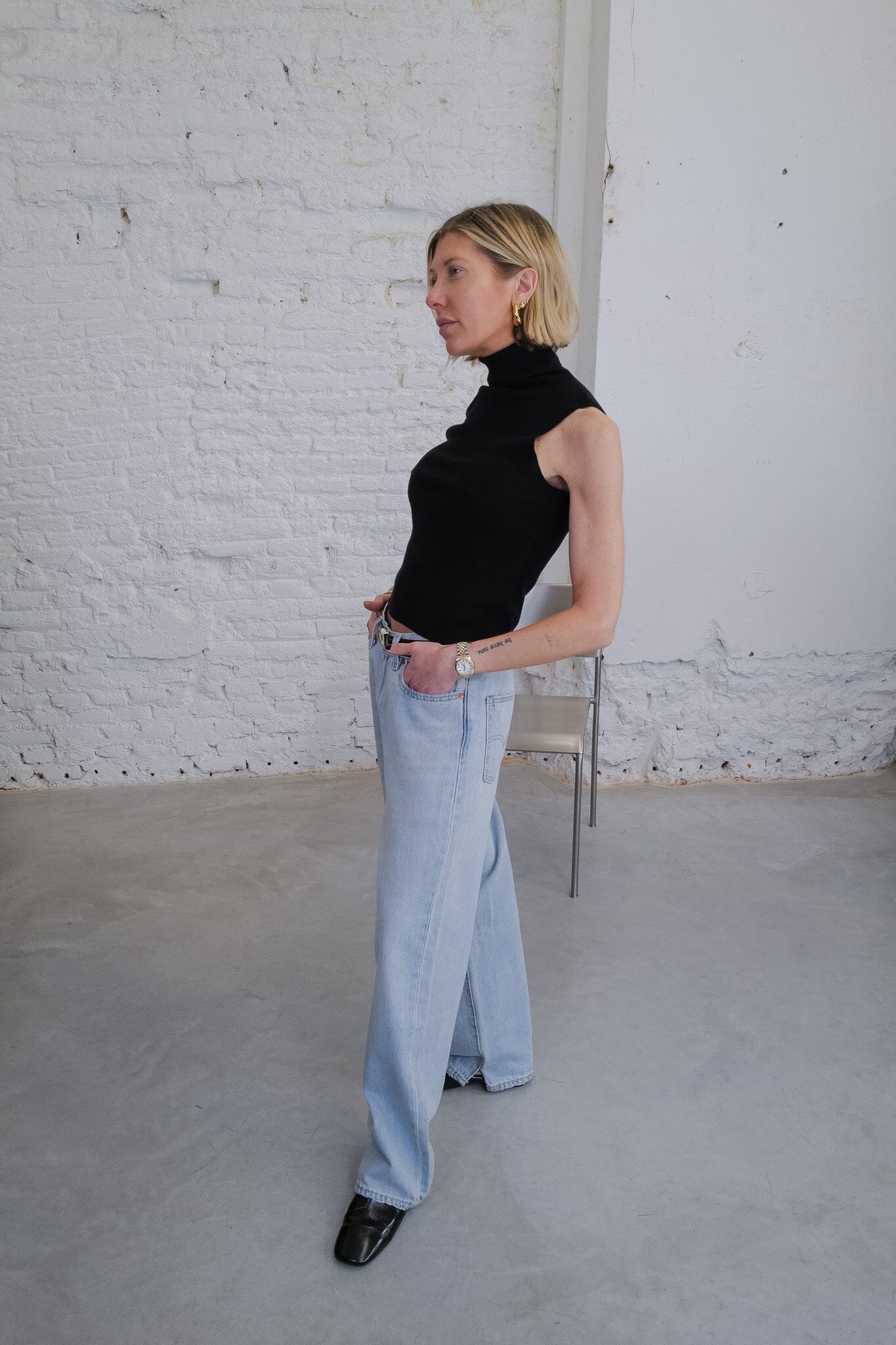 KAYLA SLEEVELESS KNITTED KNIT IN BLACK TOP KURE
