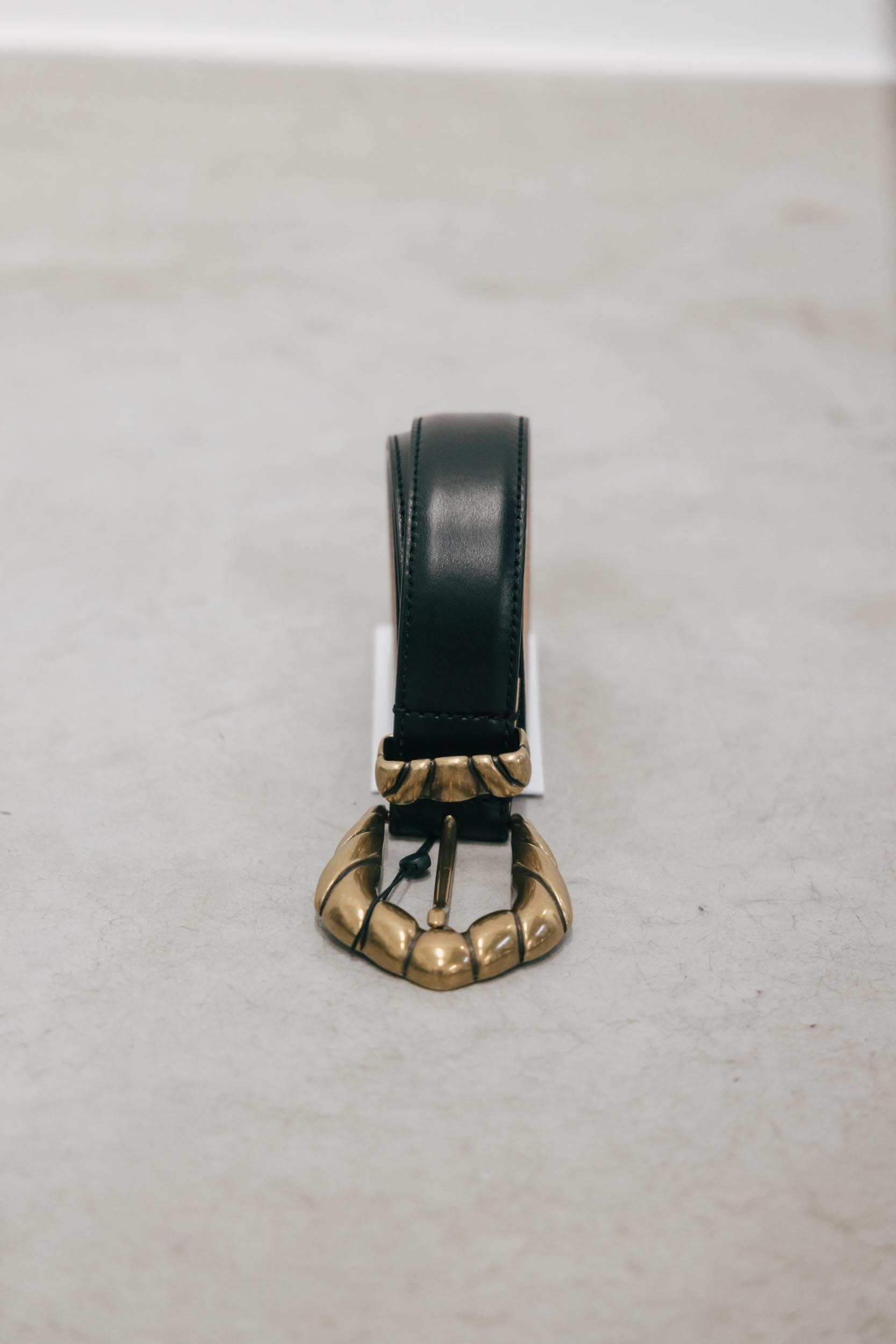EMBELLA GOLD BUCKLE CLOSURE LEATHER BELT IN BLK BELT IRO