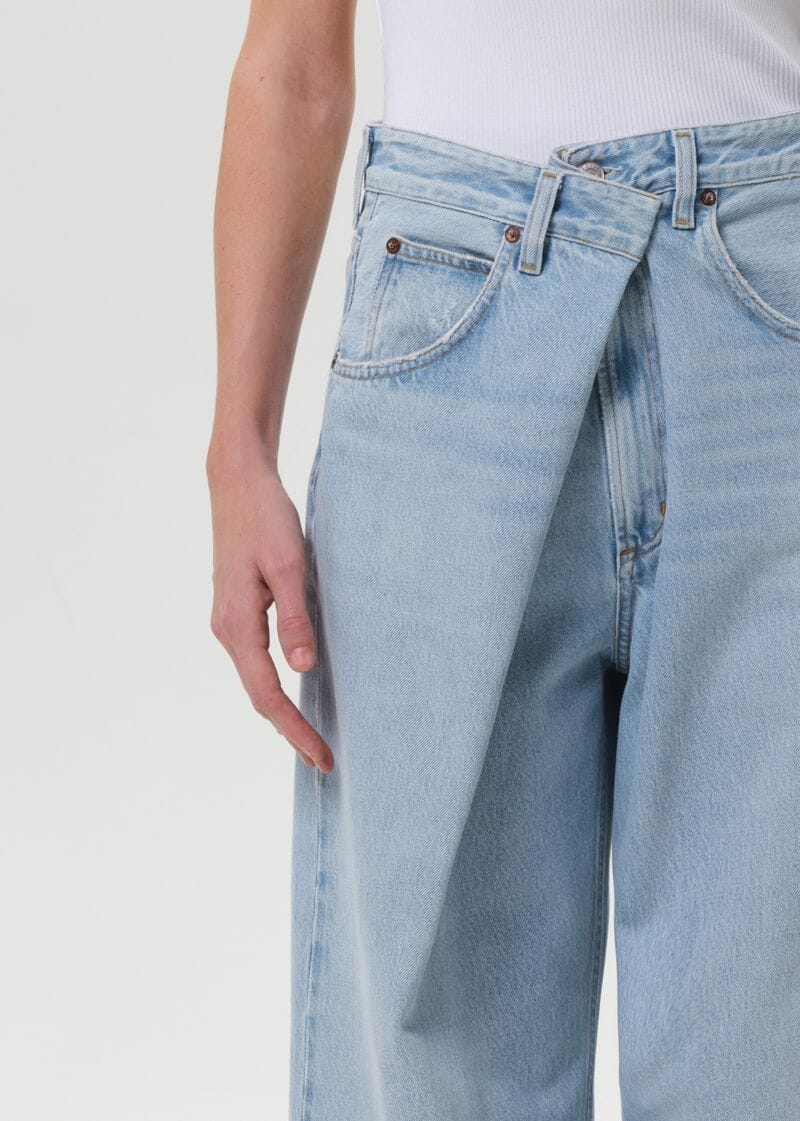 VANA FOLD JEANS IN SPARK JEANS AGOLDE 