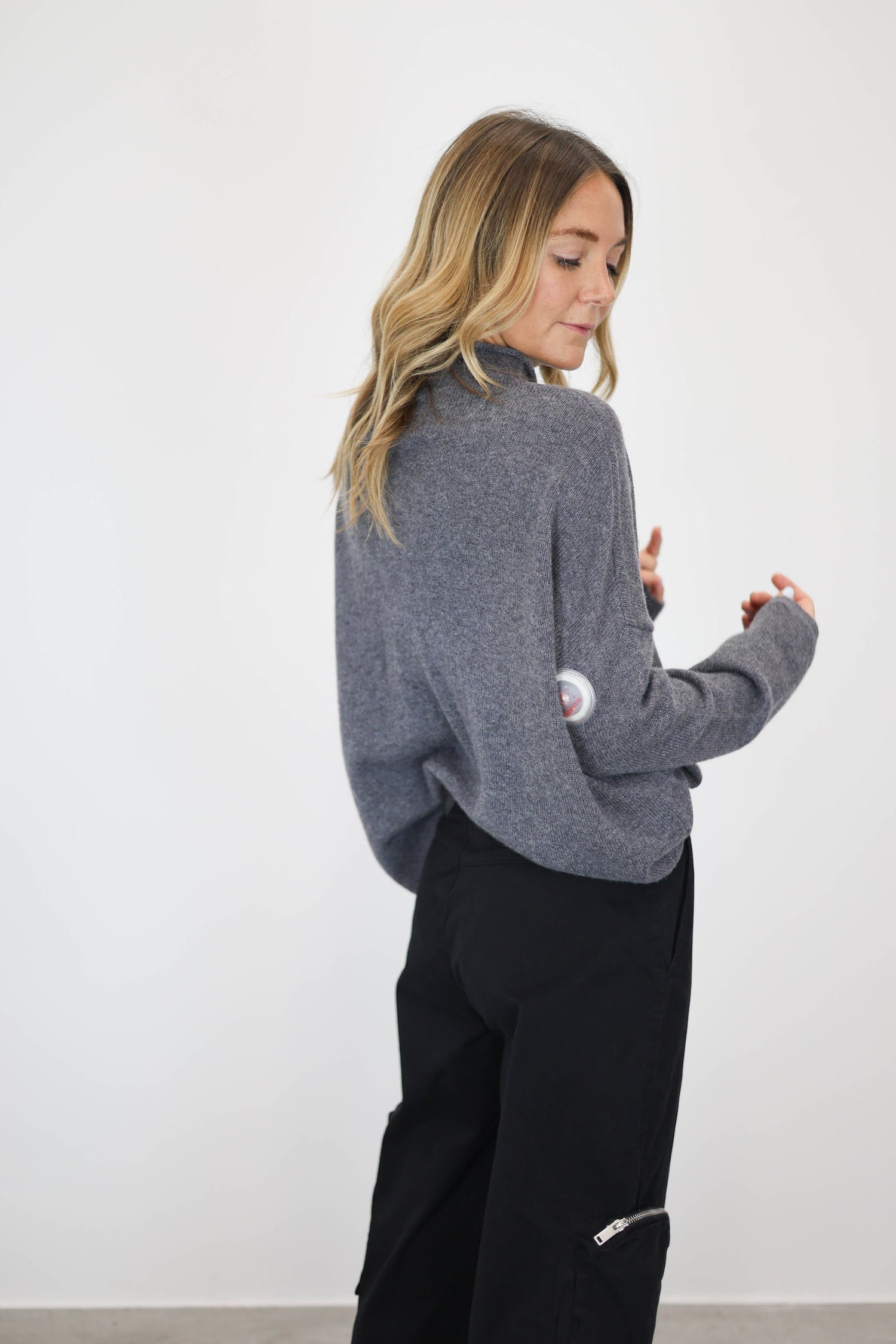 SANDY SWEATER IN GRAPHITE SWEATER LISA YANG 