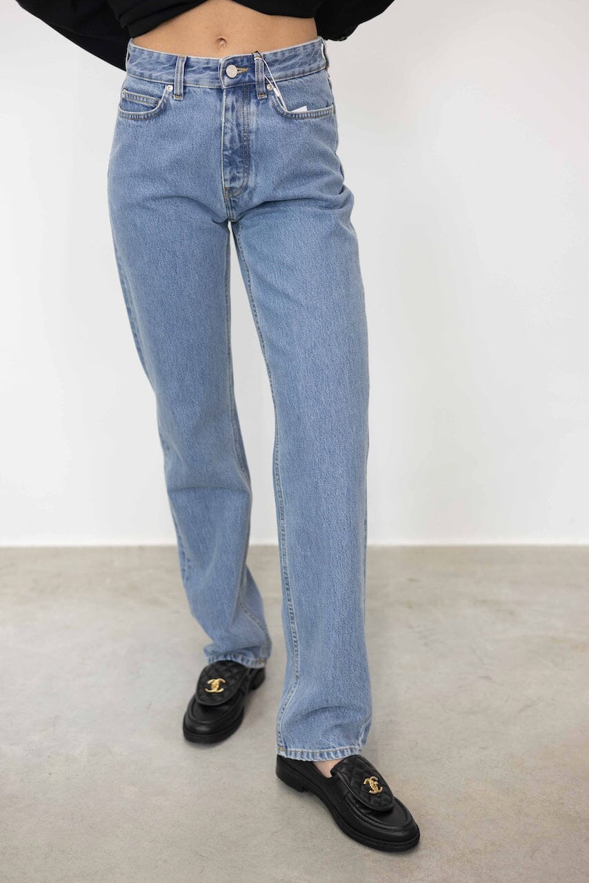 PEARL MOM JEANS IN DISTRESSED BLUE ITALY JEANS WON HUNDRED 