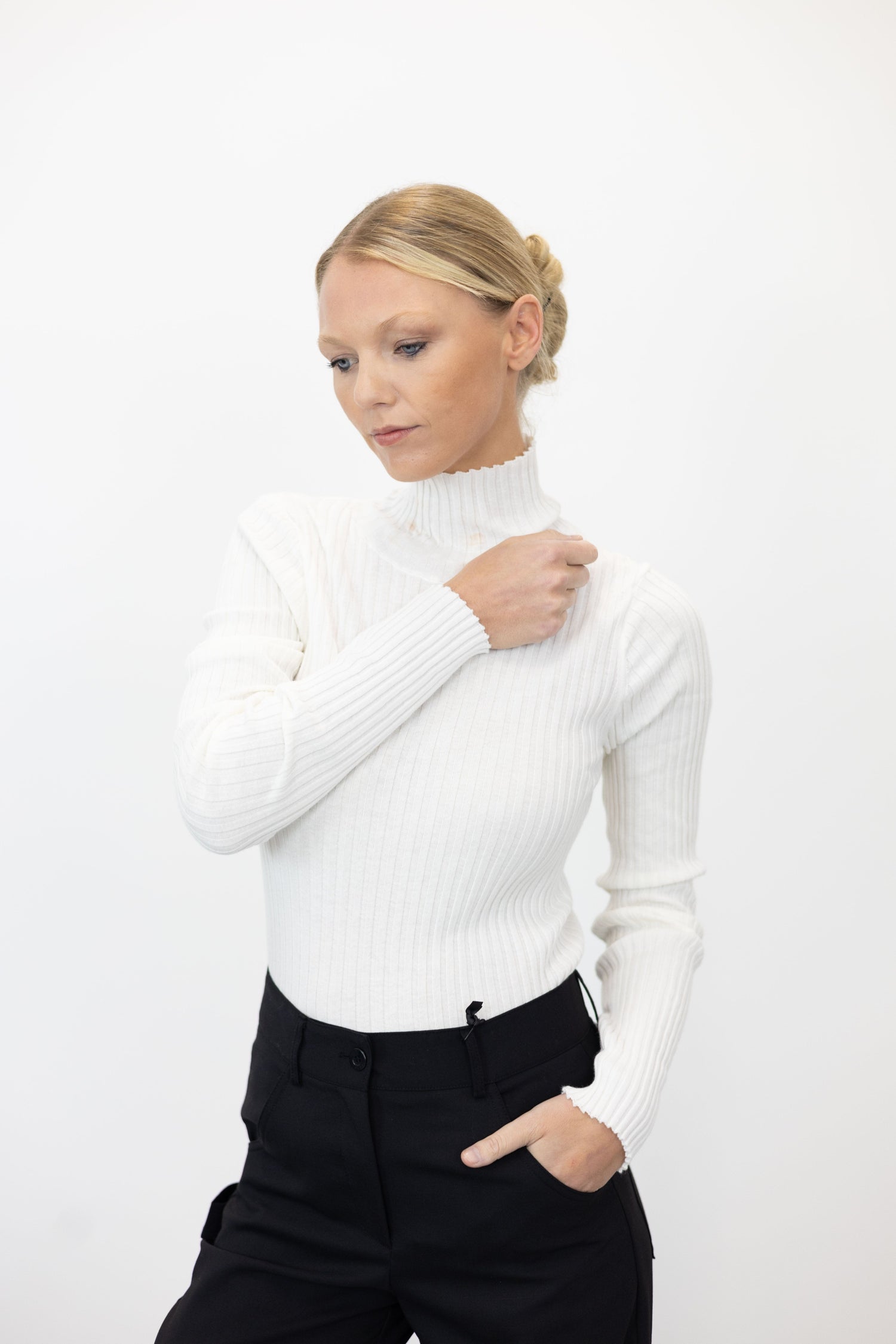 CLARE TURTLE NECK PULLOVER TOP ANINE BING 
