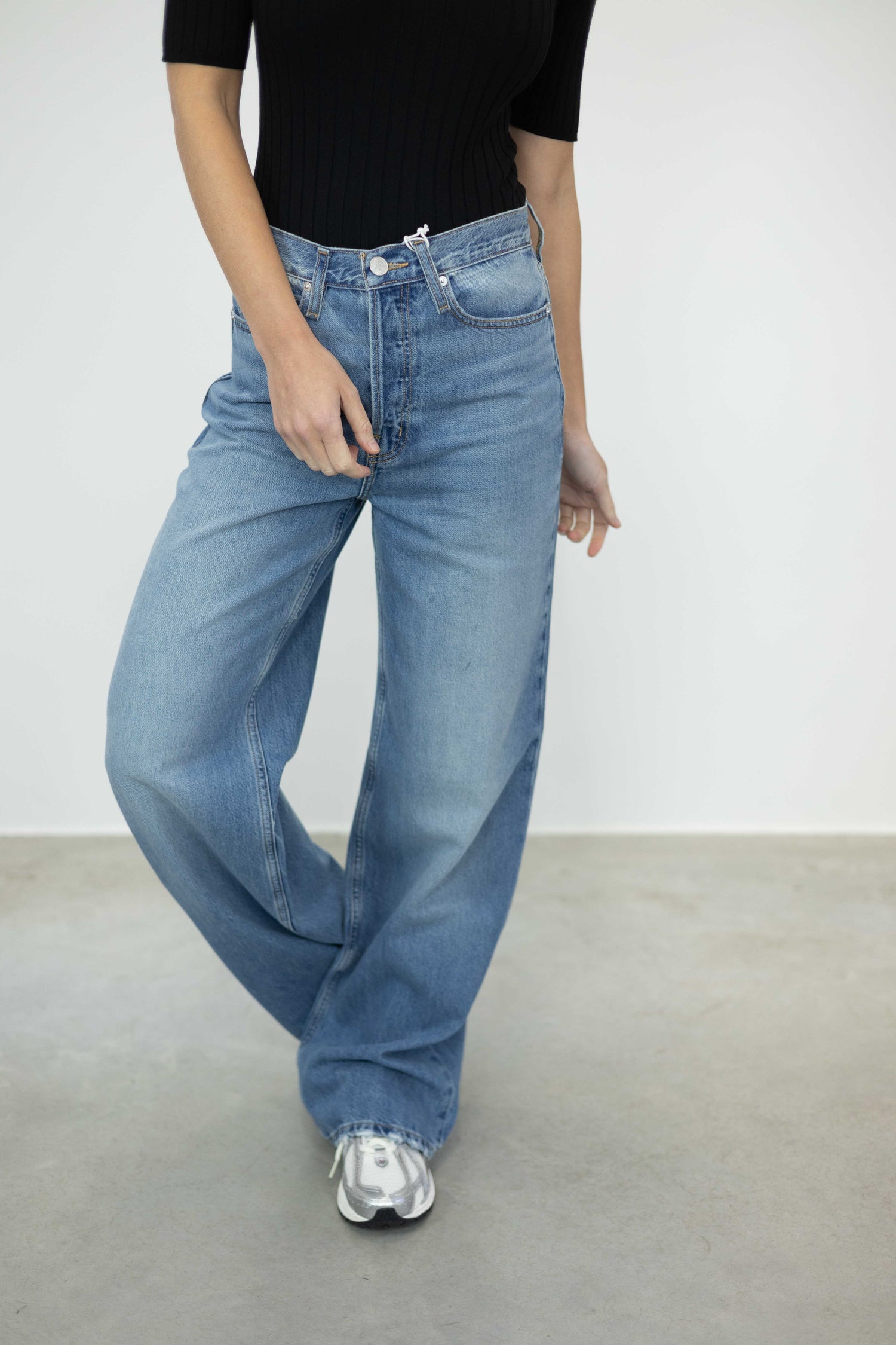 THE 1978 HIGH RISE STRAIGHT LEG JEANS IN ALBATROSS JEANS FRAME 