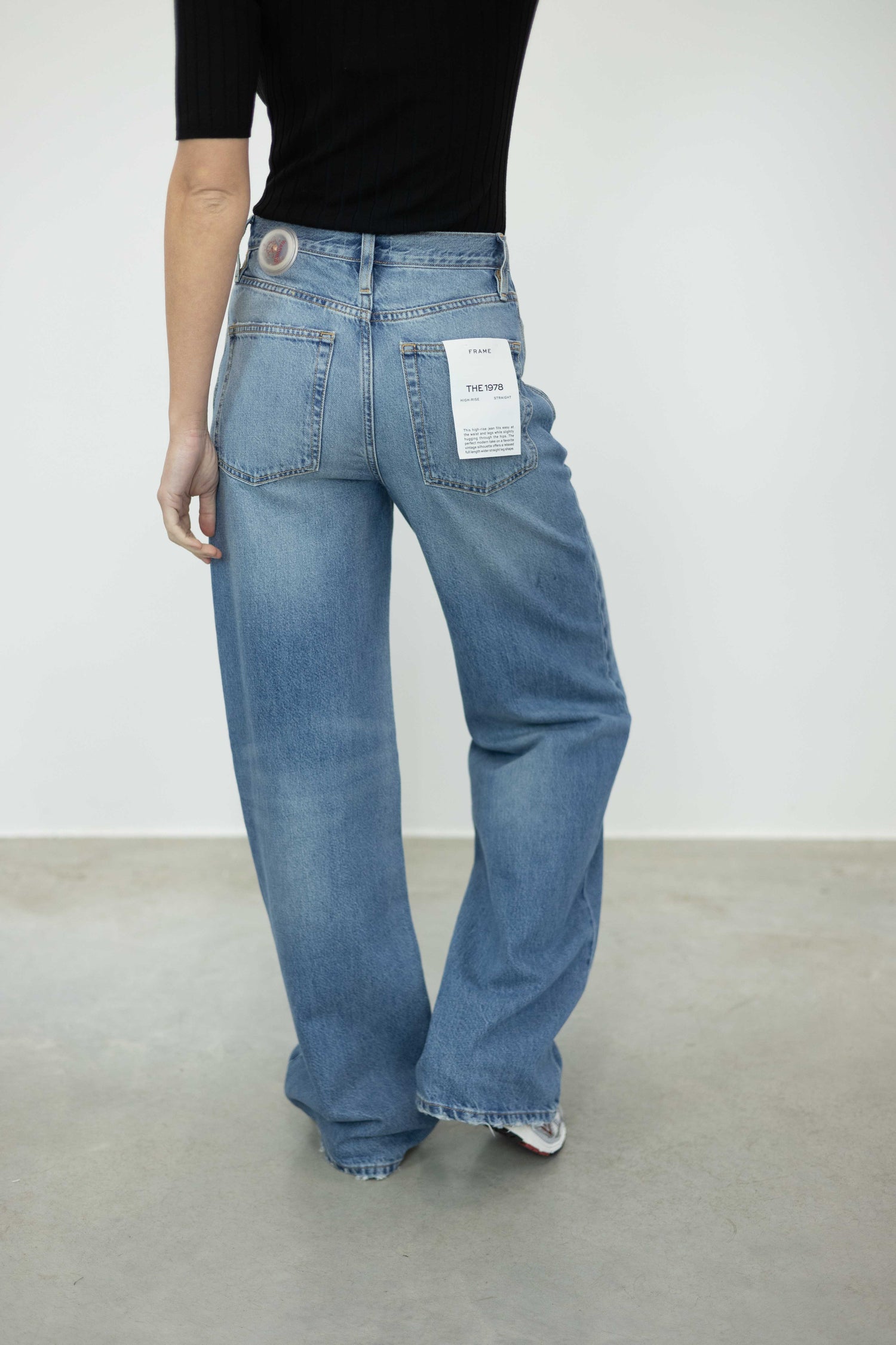 THE 1978 HIGH RISE STRAIGHT LEG JEANS IN ALBATROSS JEANS FRAME 