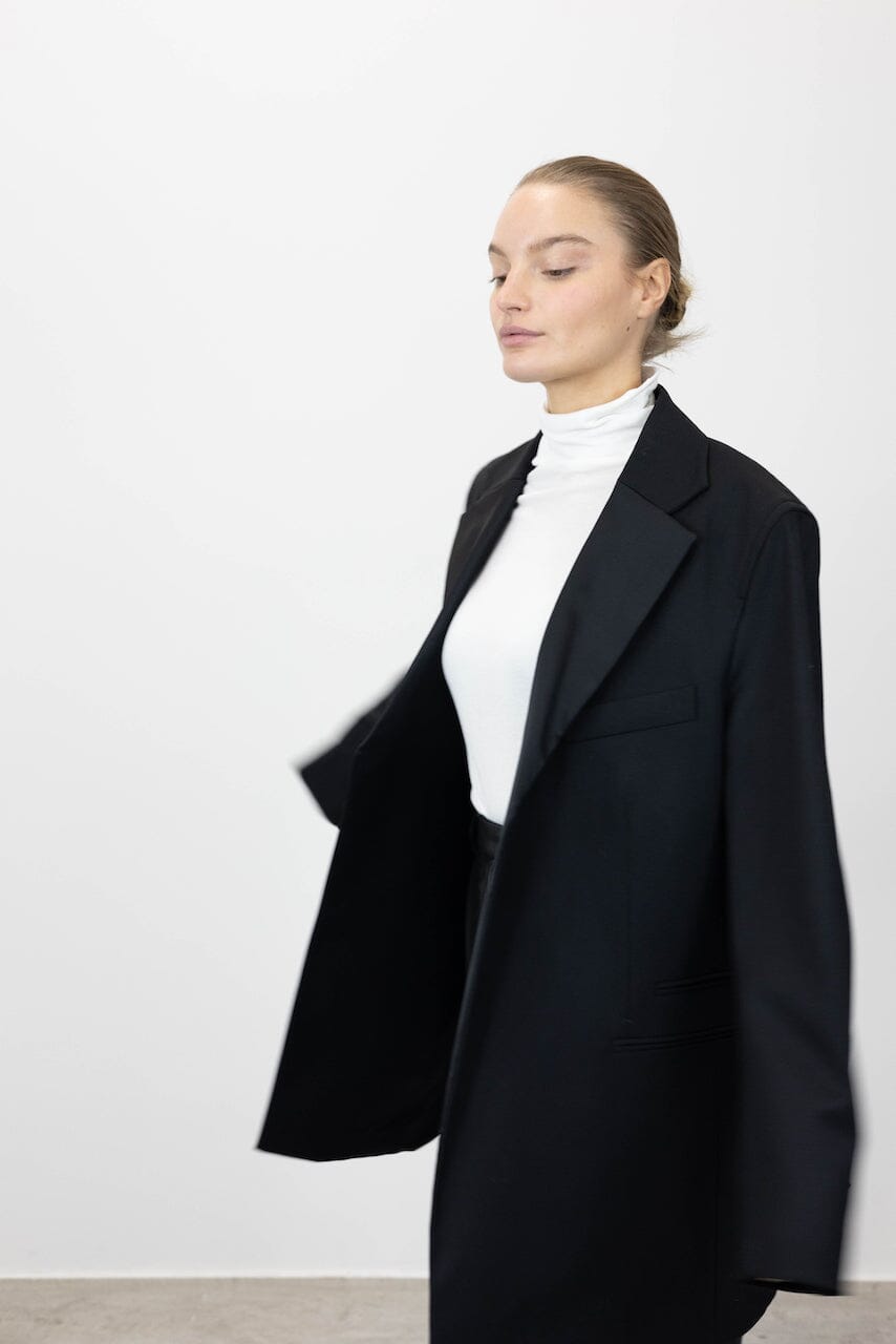 TAILORED WOOL BLAZER WITH STRUCTURED SHOULDERS BLAZER GAUCHERE 