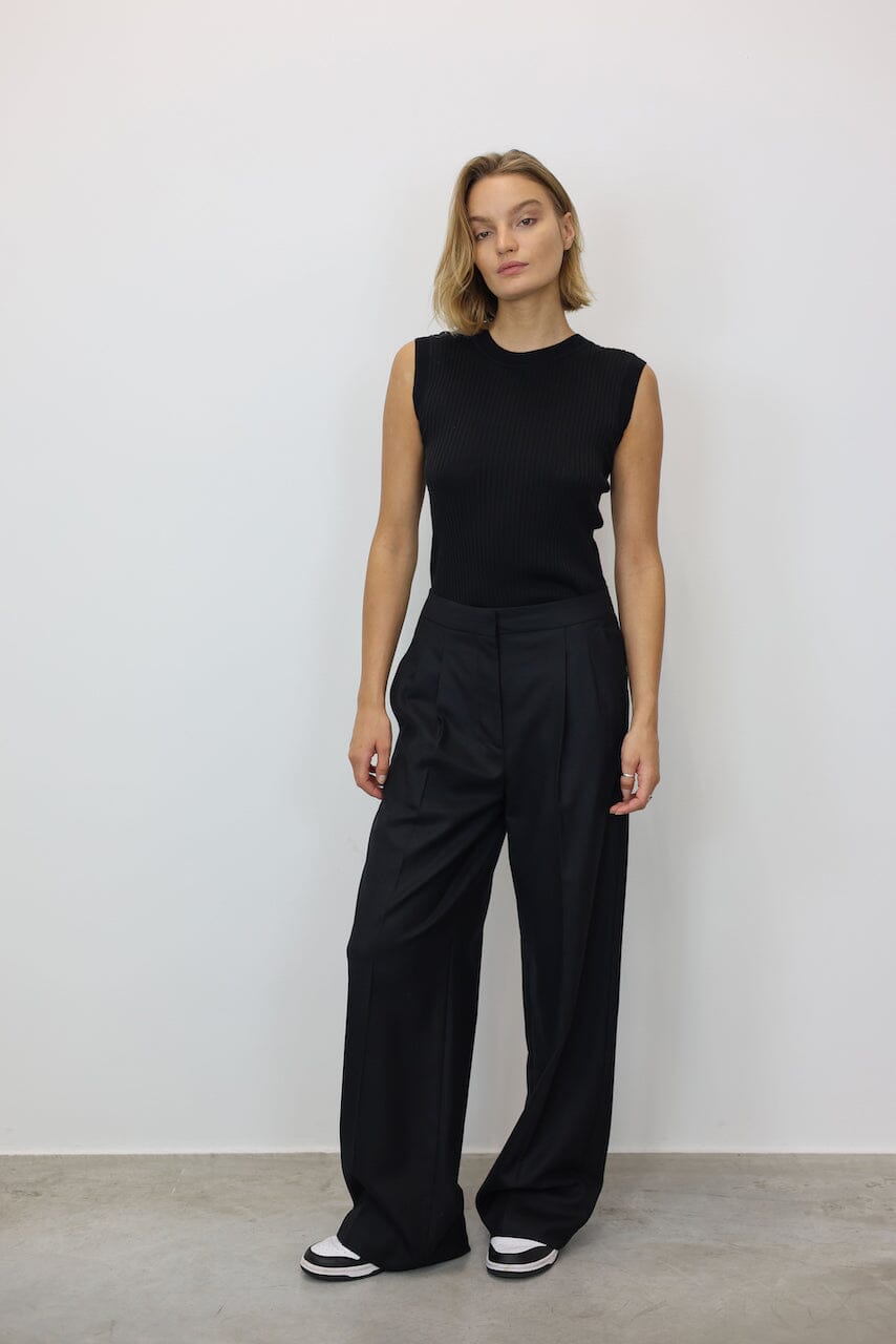 パンツ th Sarrouel Tailored Pants / black 46 th Sarrouel Tailored Pants / black 46 THE BLACK PANTS EDIT – KURE