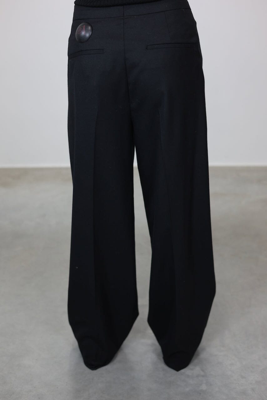 VIKTOR LOOSE FIT TAILORED PANTS PANTS ONE&OTHER 