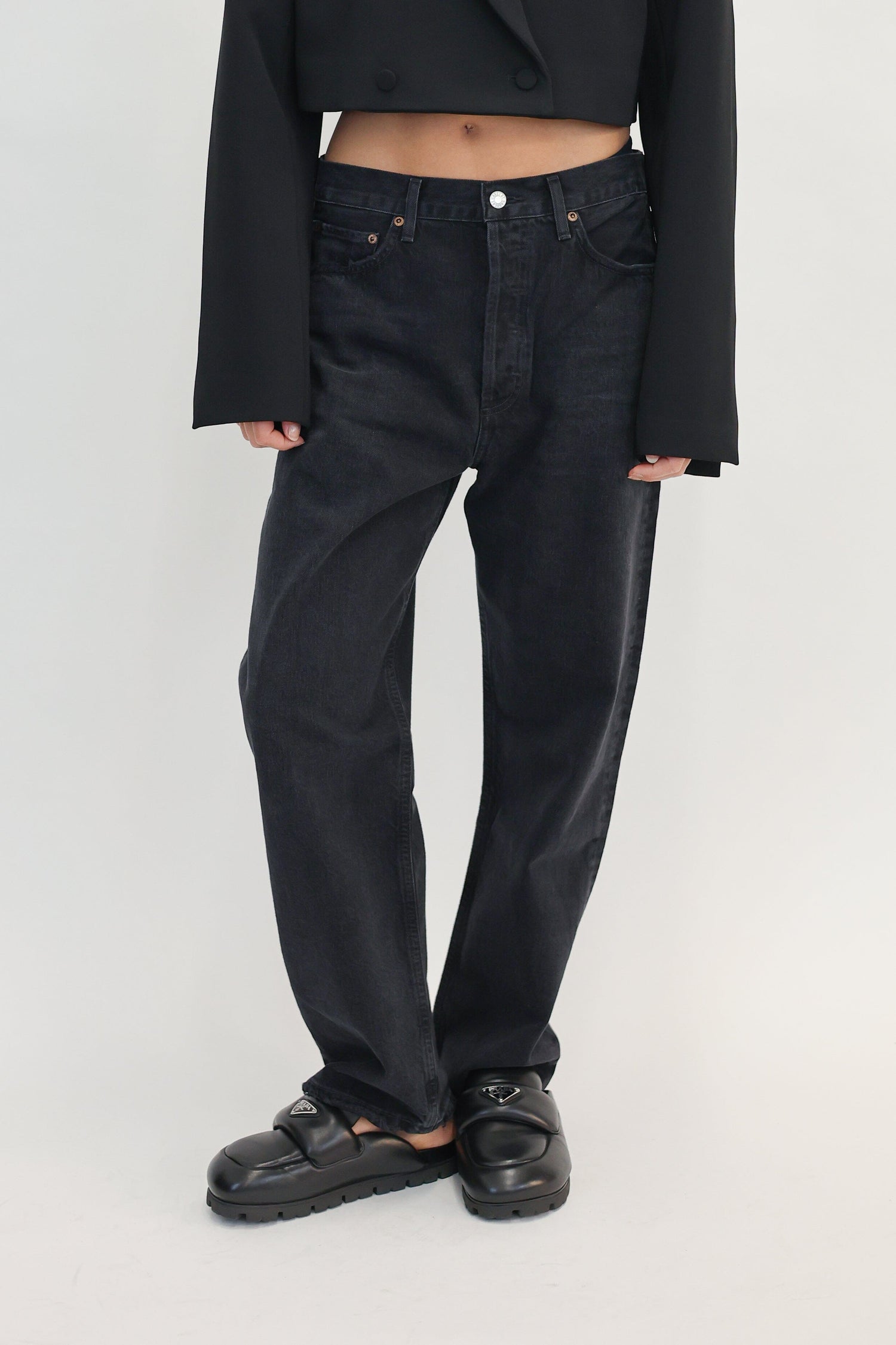 90S MID RISE STRAIGHT LEG JEANS IN TAR JEANS AGOLDE 