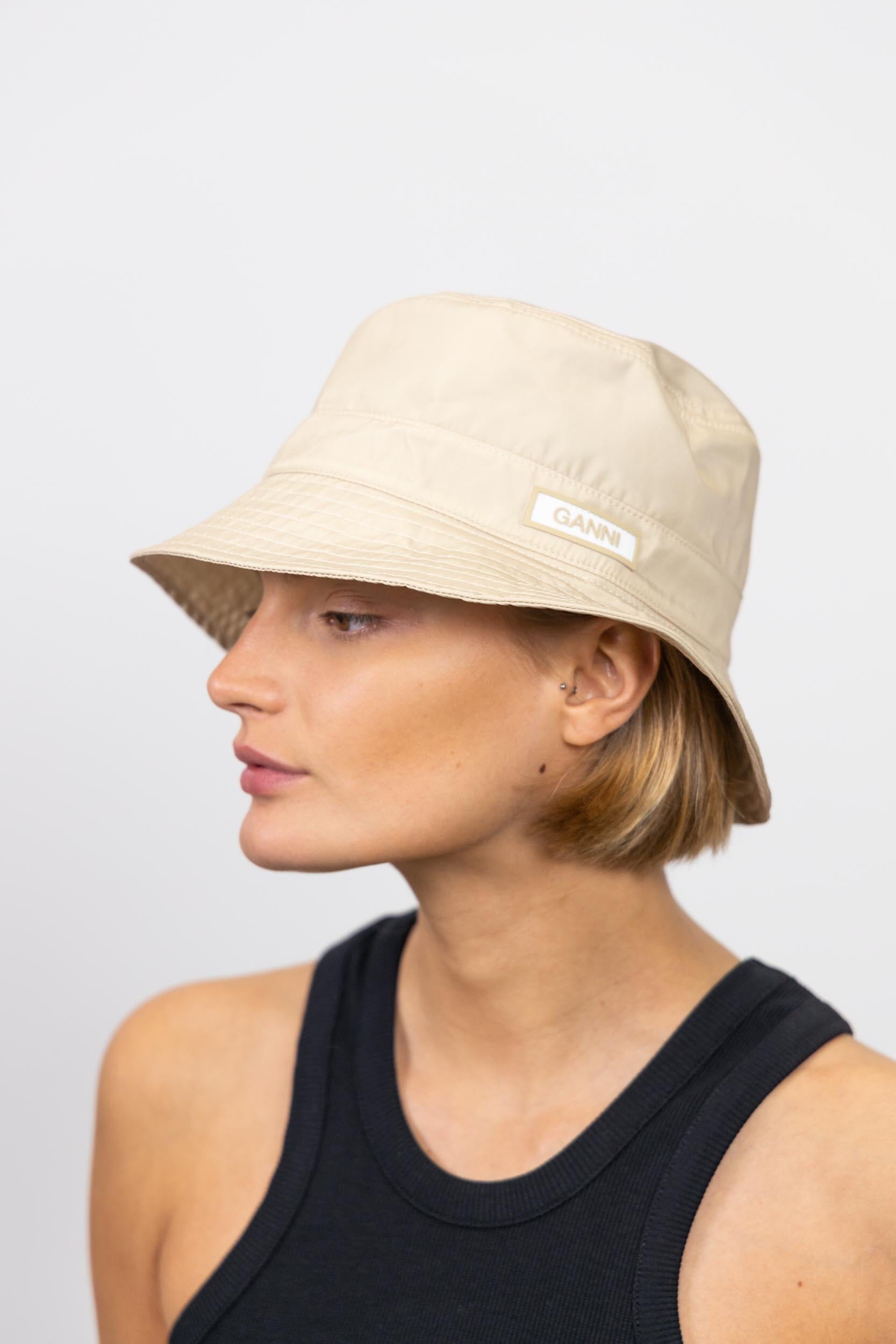 TECH BUCKET HAT WITH LOGO – KURE