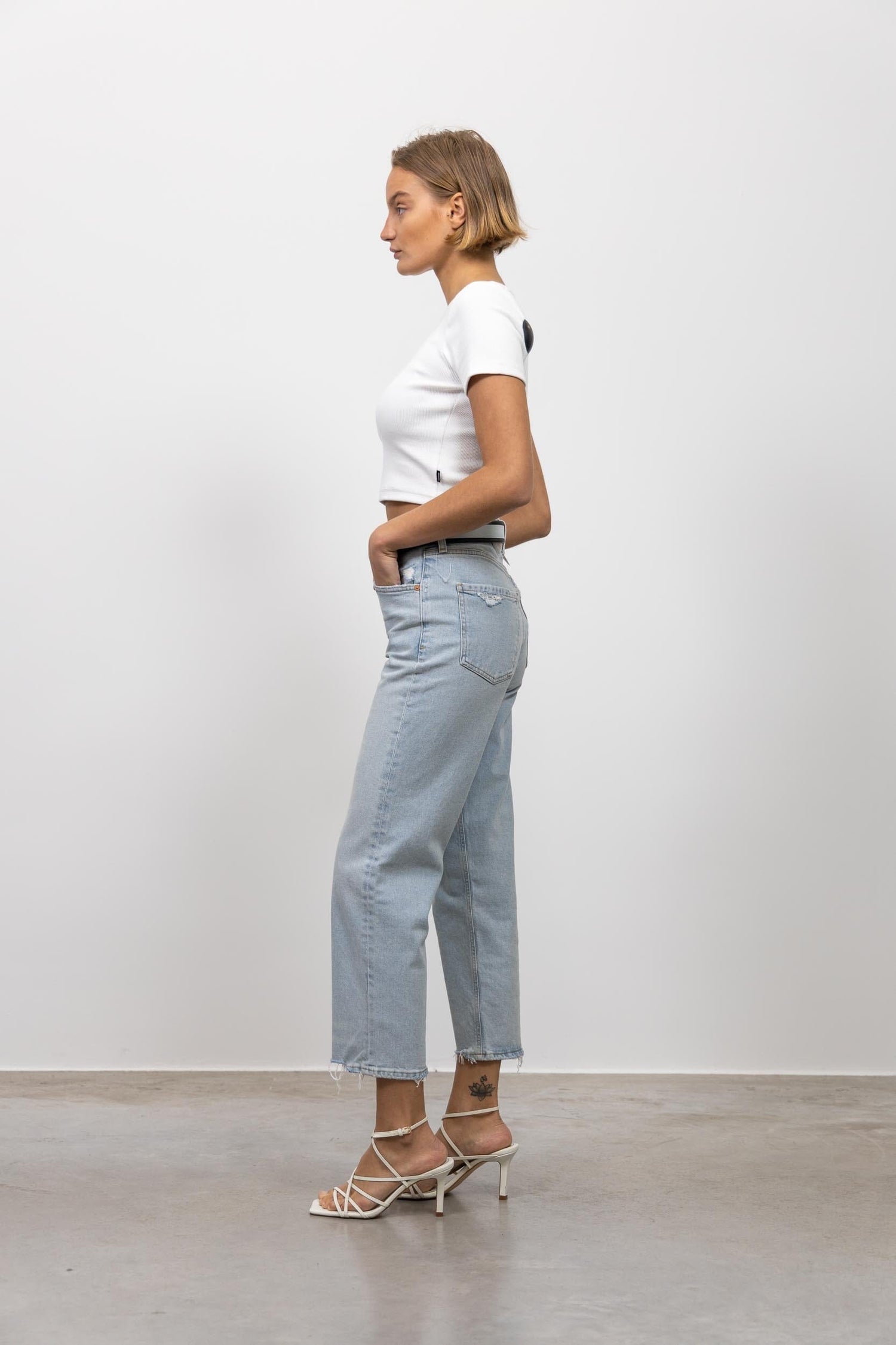 FLORENCE STRAIGHT LEG JEANS IN SUNBLEACH JEANS CITIZENS OF HUMANITY 