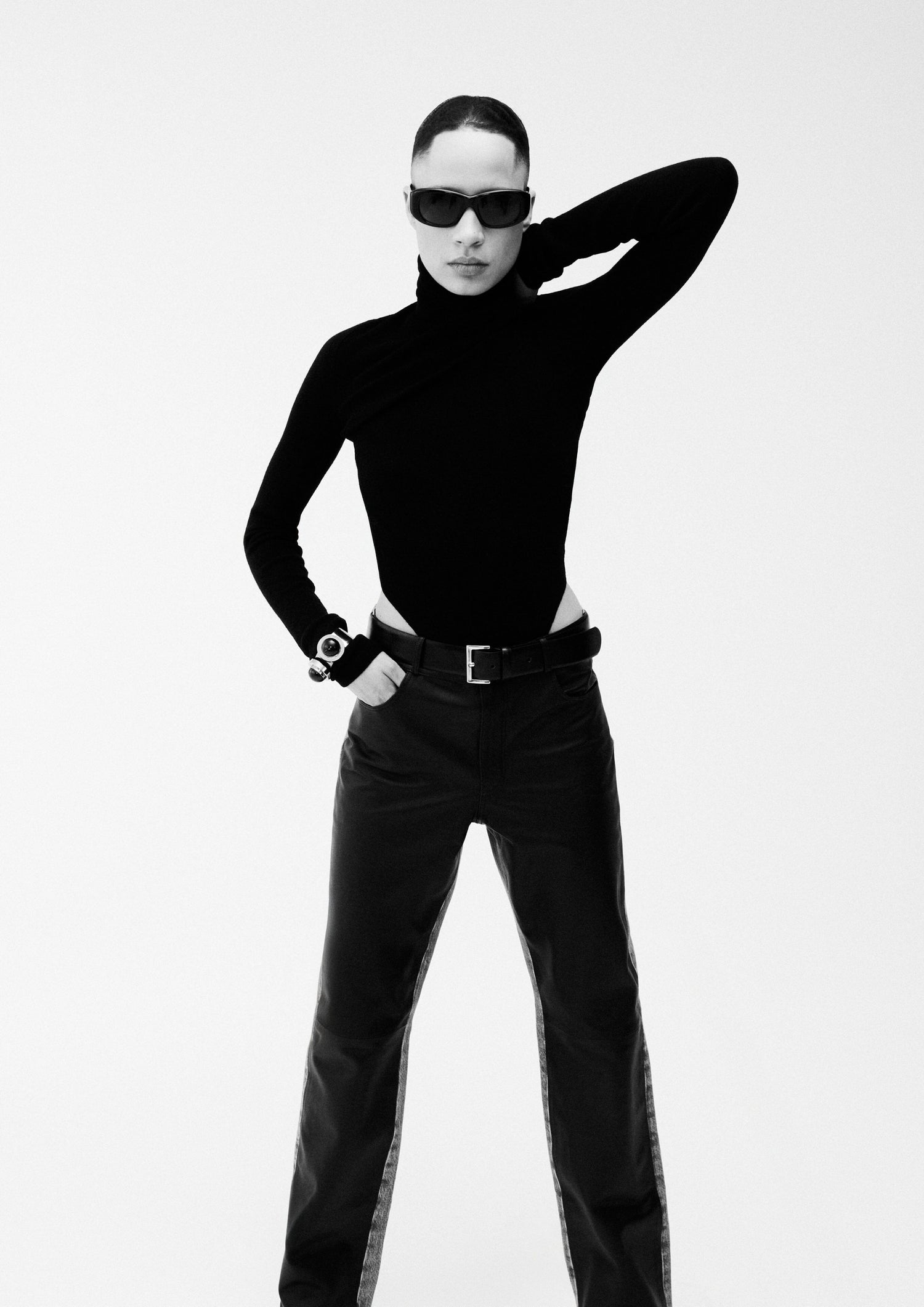 CARA SWEATER BODY IN BLACK SWEATER HAIKURE 