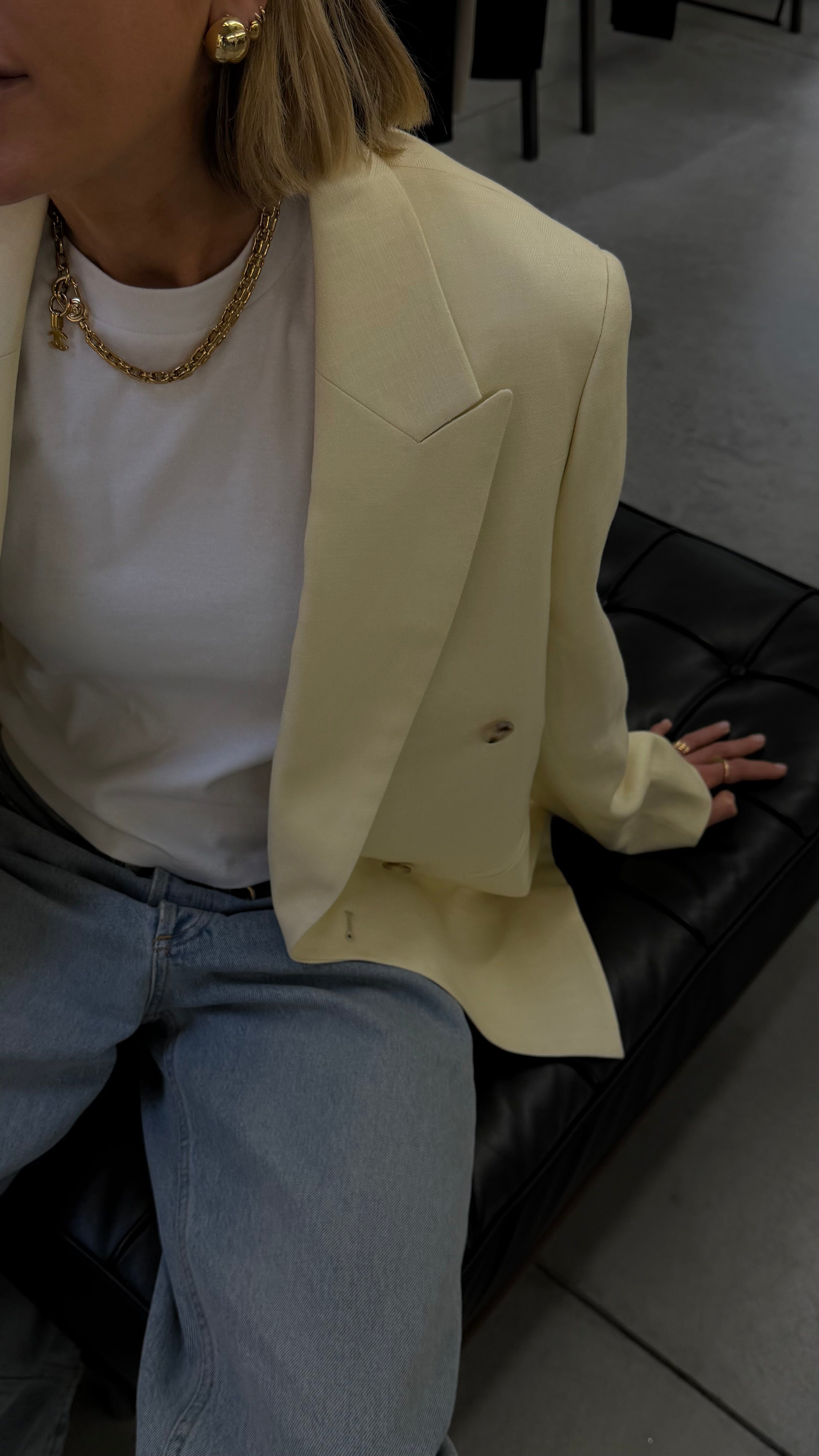 MANIA BLAZER IN BUTTERCREAM BLAZER ONE&OTHER 