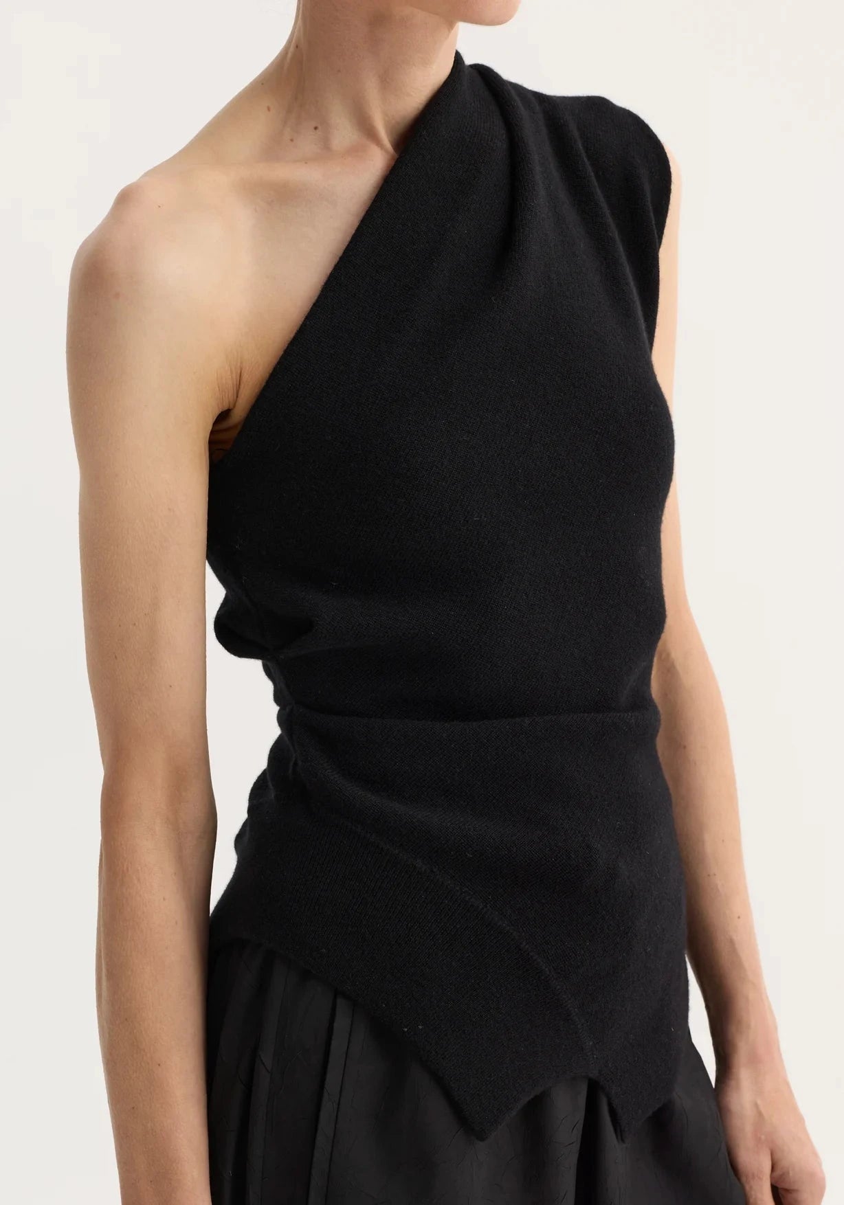 OFF-SHOULDER TOP IN BLACK TOP ROHE 