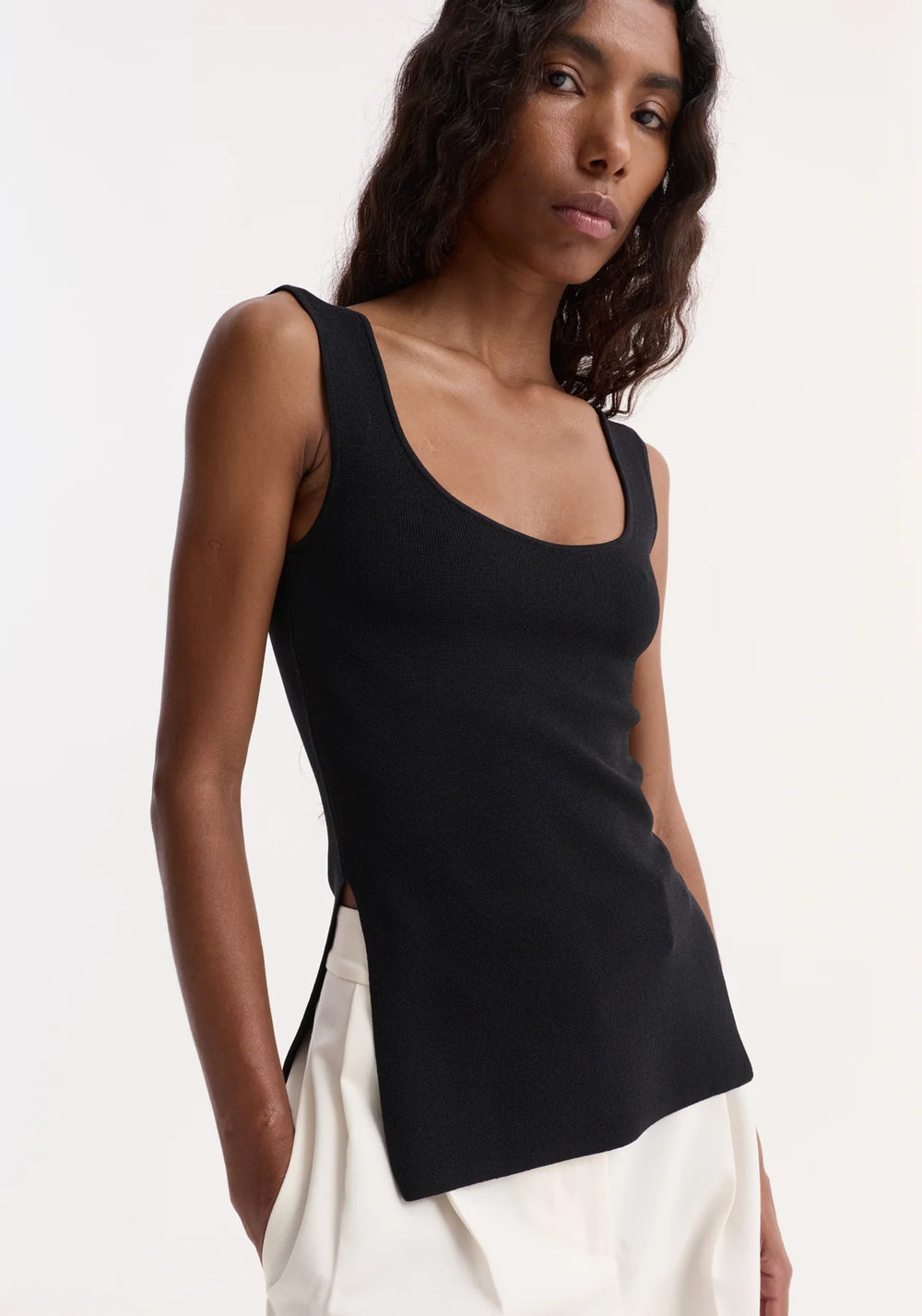 LONG KNITTED BUSTIER TOP IN BLACK