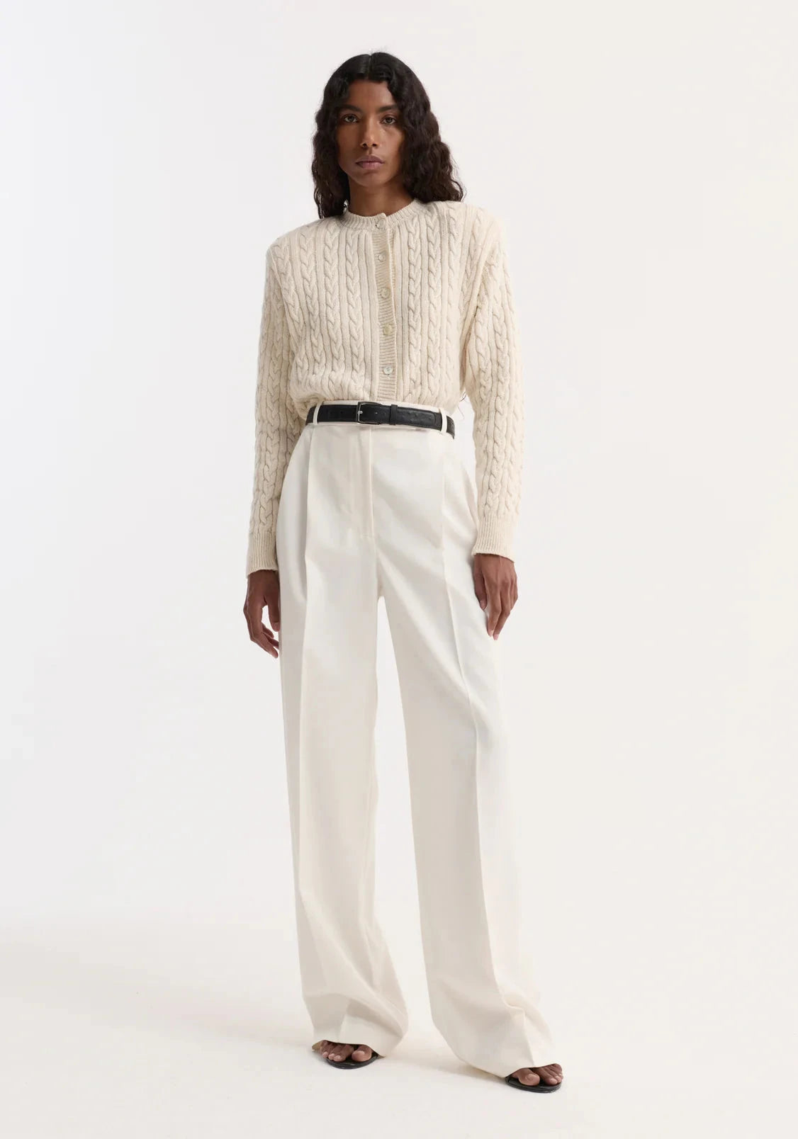 FINE MERINO CABLE CARDIGAN IN CREAM CARDIGAN ROHE 