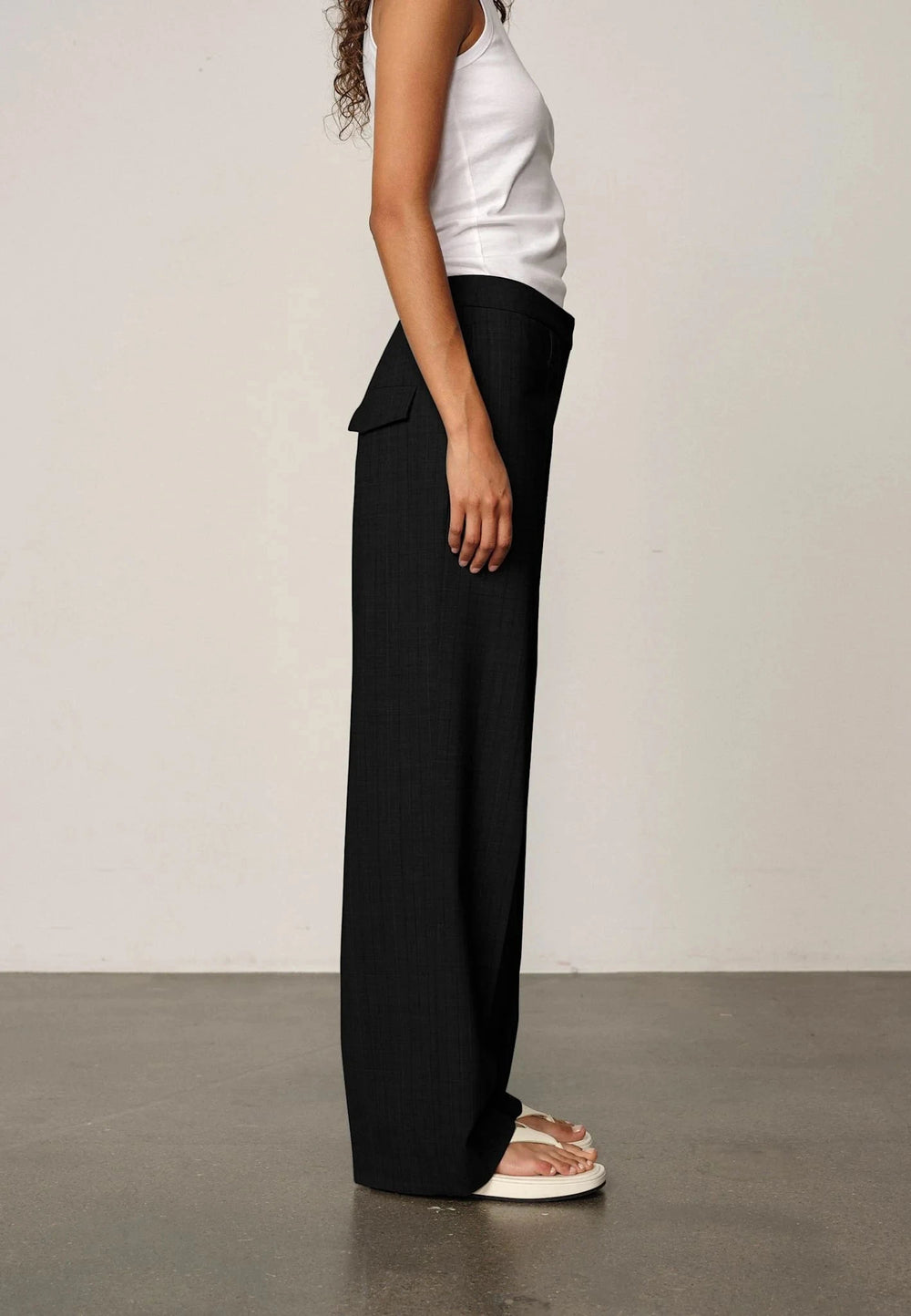 IVANO MID WAIST PANTS IN BLACK PANTS HERSKIND 
