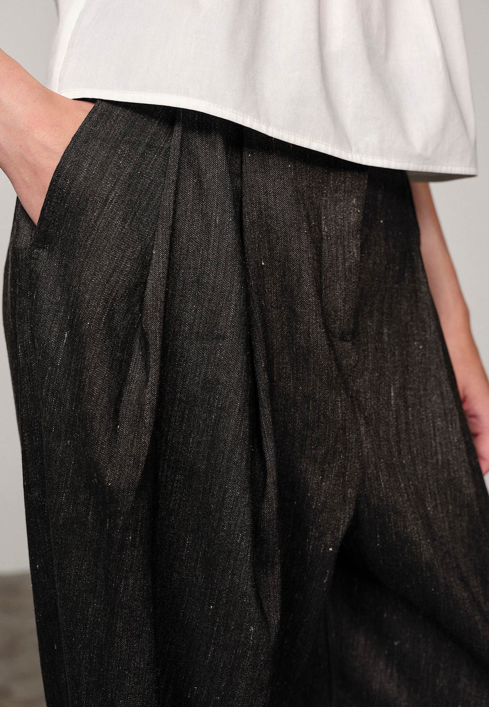 BOWIE MIDT WAIST PANTS IN DARK GREY