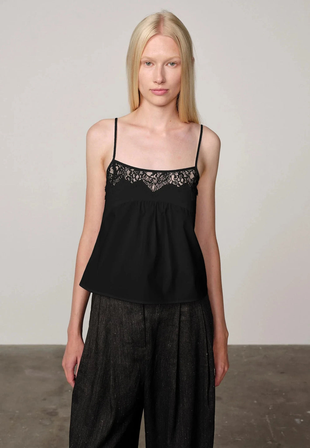 PAULO TOP IN BLACK TOP HERSKIND 