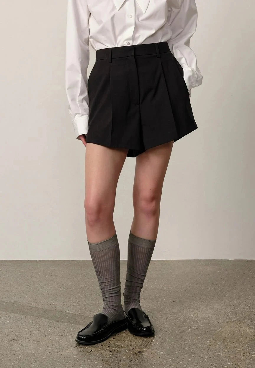 RUNI SHORTS IN BLACK SHORT HERSKIND 