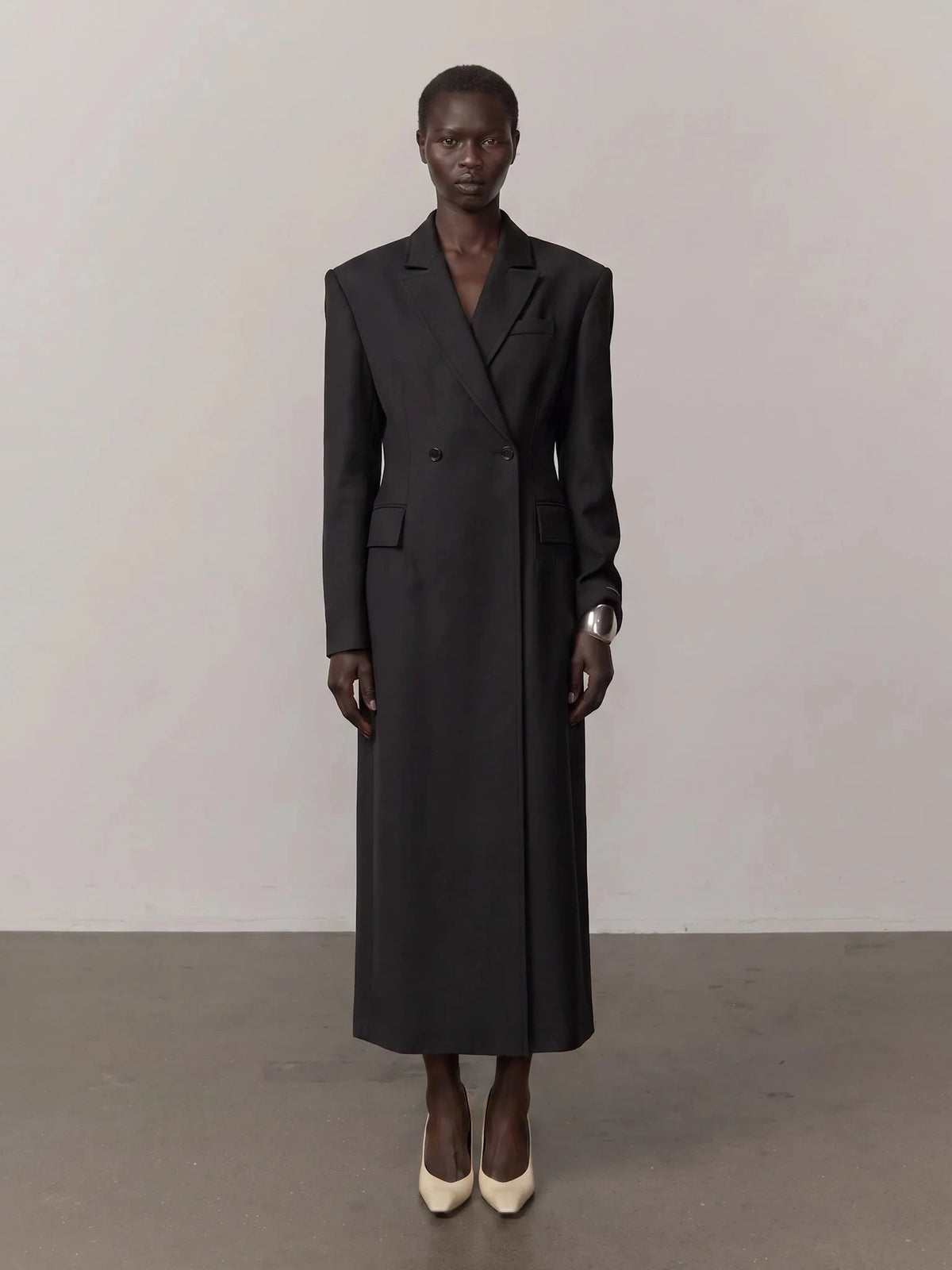 ULTRA DE LUXE FITTED COAT IN BLACK COAT HERSKIND 