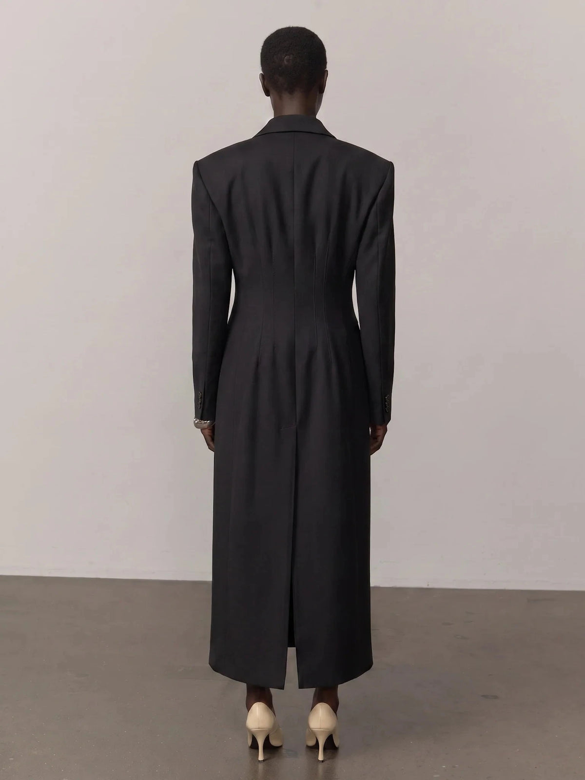 ULTRA DE LUXE FITTED COAT IN BLACK COAT HERSKIND 