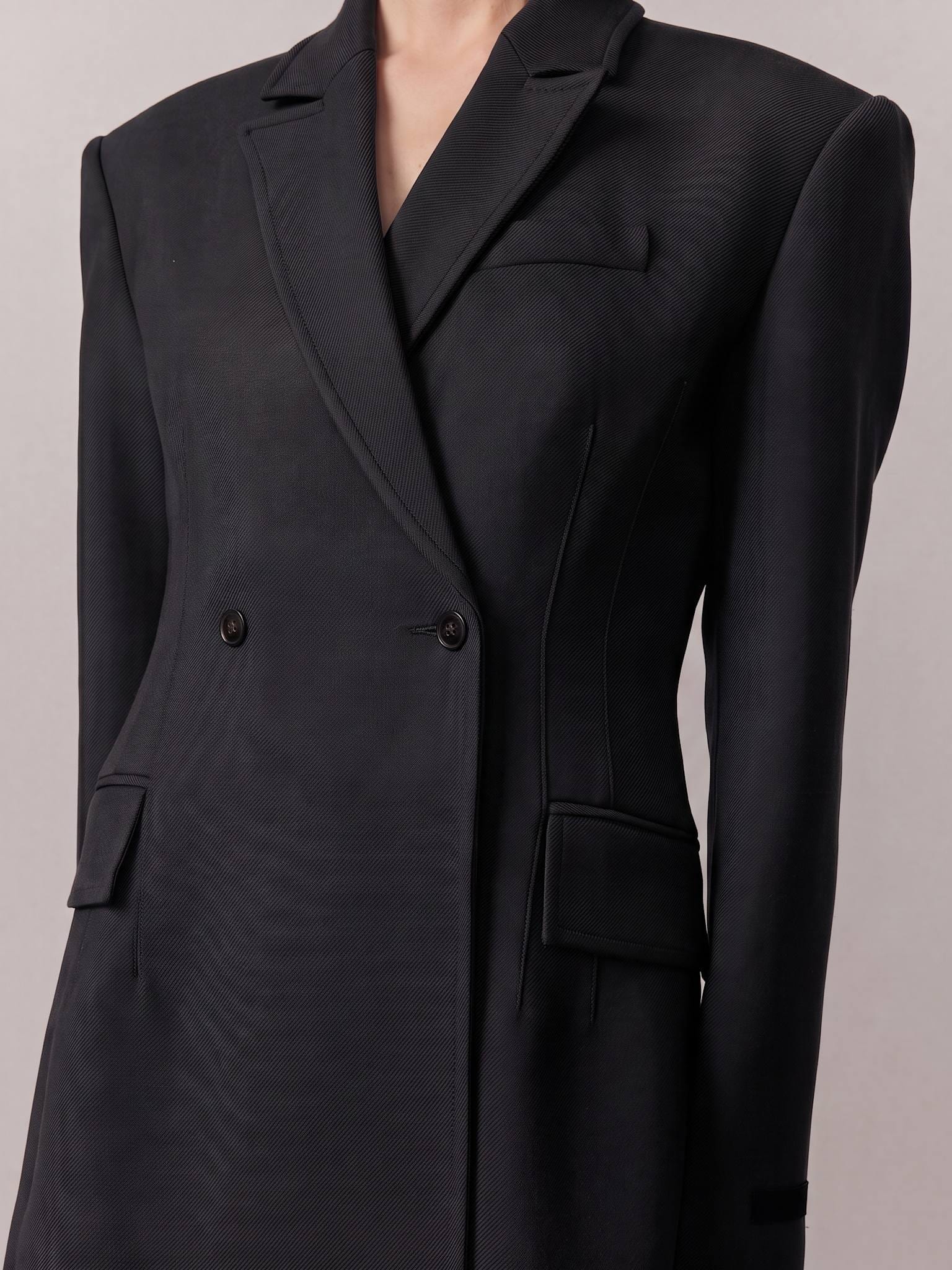 ULTRA DE LUXE FITTED COAT IN BLACK COAT HERSKIND 