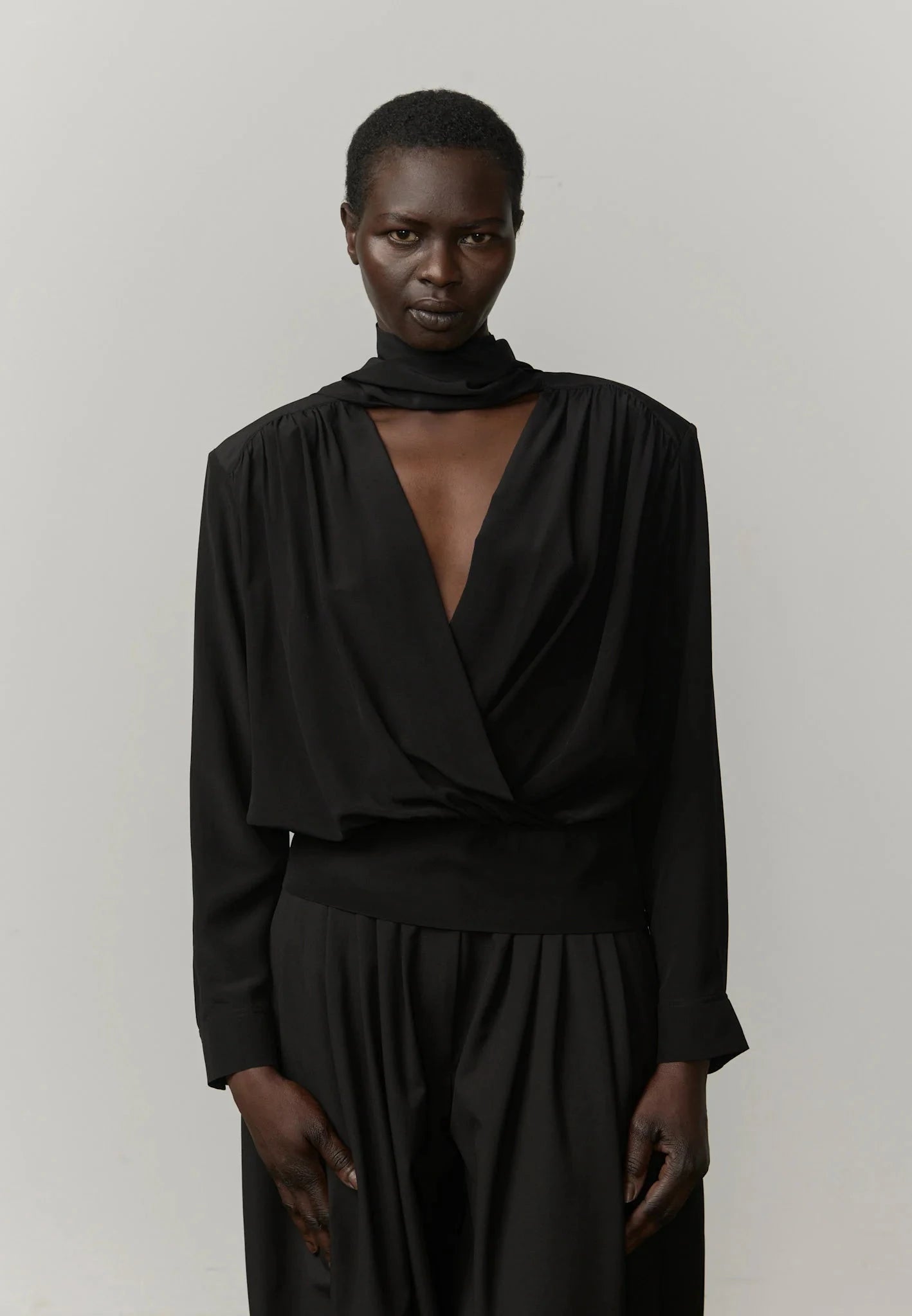 JUAN SILK BLOUSE IN BLACK TOP HERSKIND 