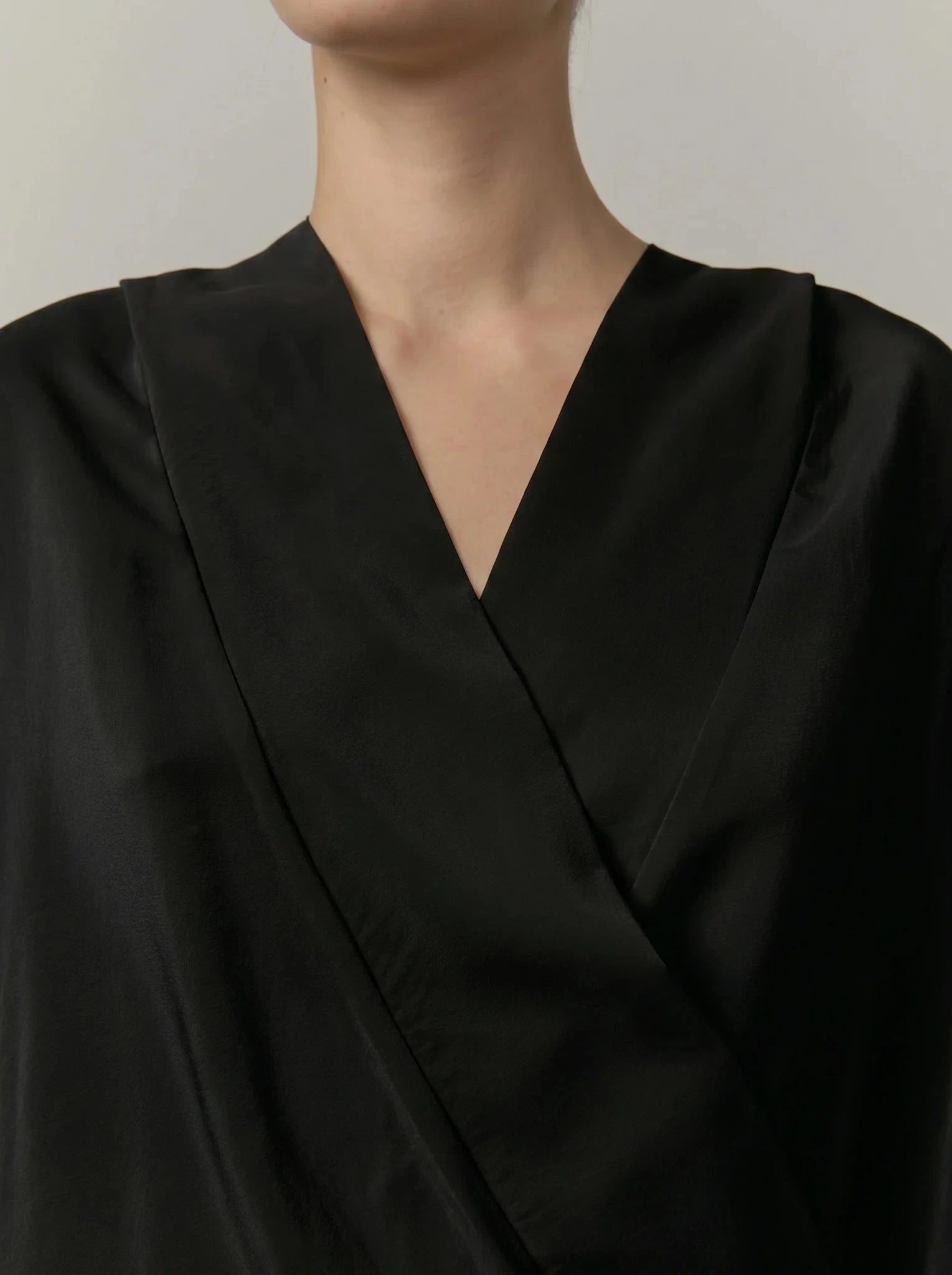 SISI SILK BLOUSE IN BLACK TOP HERSKIND 