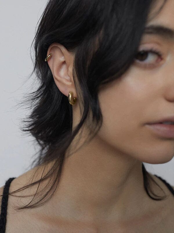 TEMPELHOFER GOLD HOOPS EARRING MARIA BLACK 