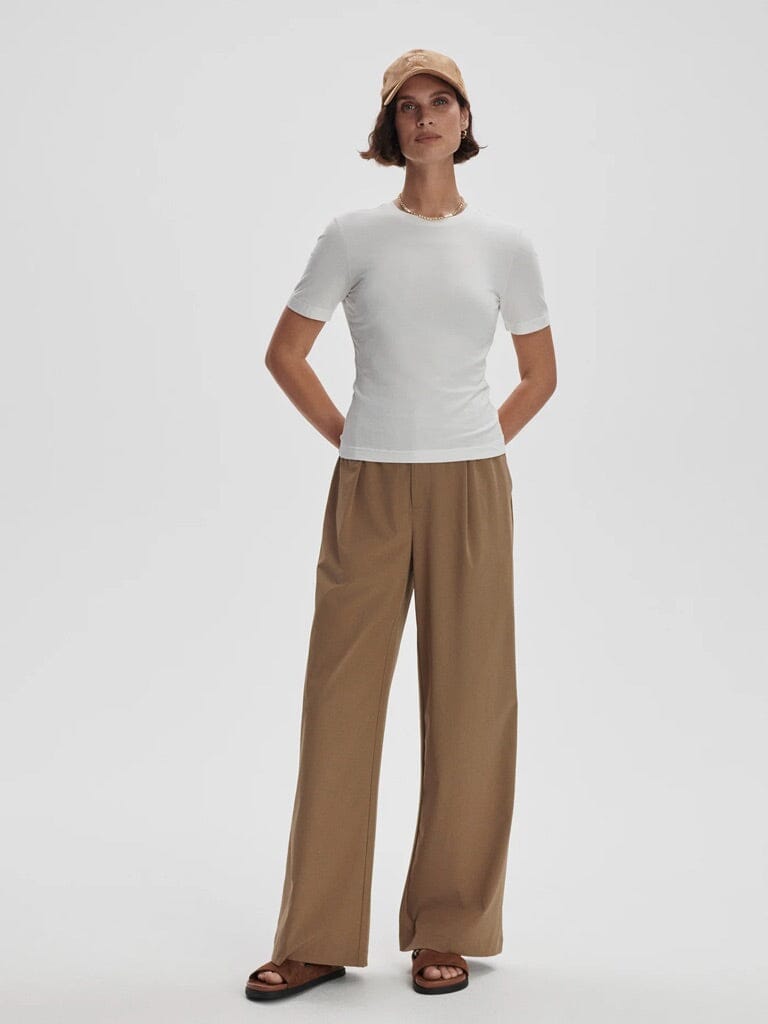 REGINA FITTED TEE IN WHITE TEE VARLEY 