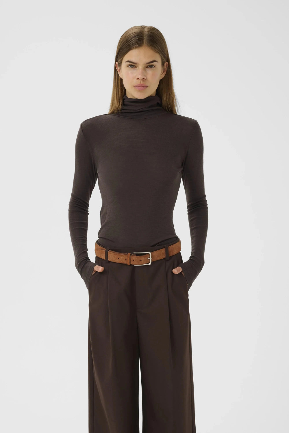 NINIA WOOL ROLLNECK IN BROWN ROLLNECK GESTUZ 