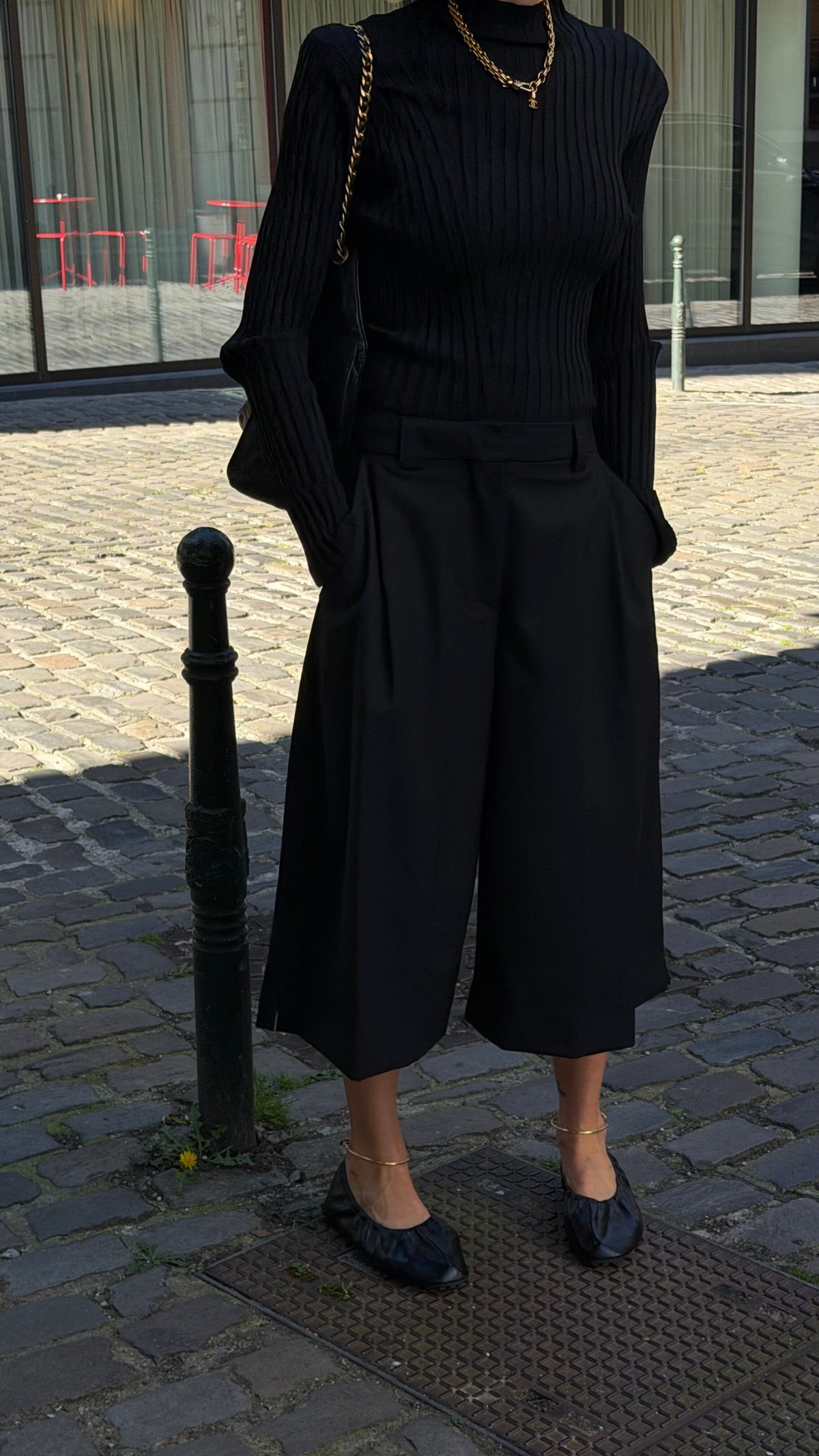 DAKOTA BERMUDA BLACK SHORTS THE LATEST 