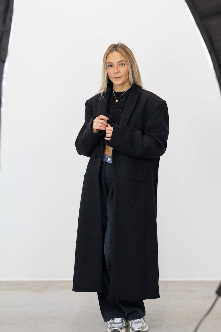 Black long tailored coat online